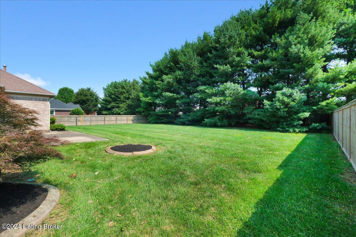 160 Bayberry Ct