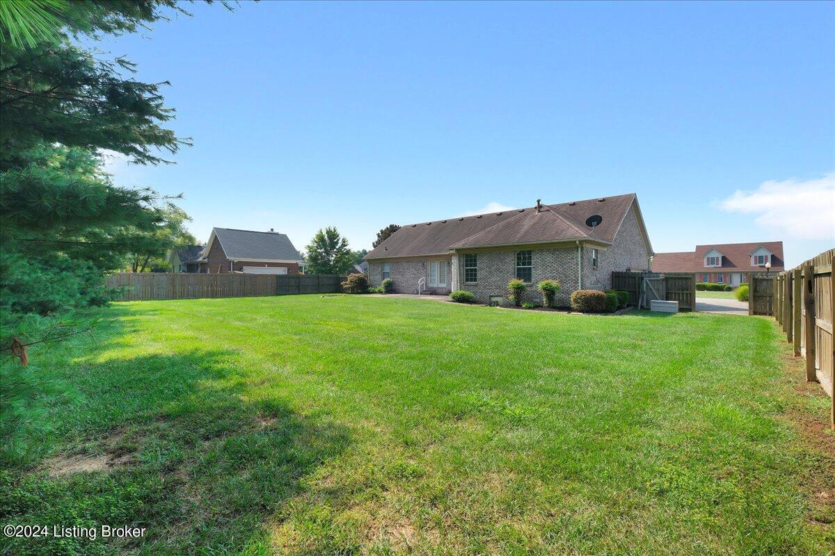 160 Bayberry Ct