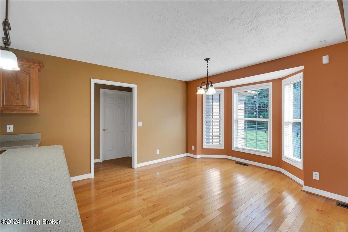 160 Bayberry Ct