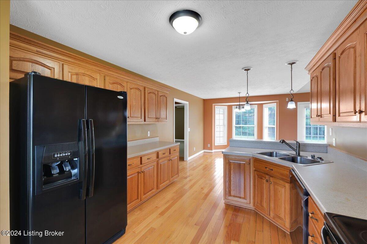 160 Bayberry Ct