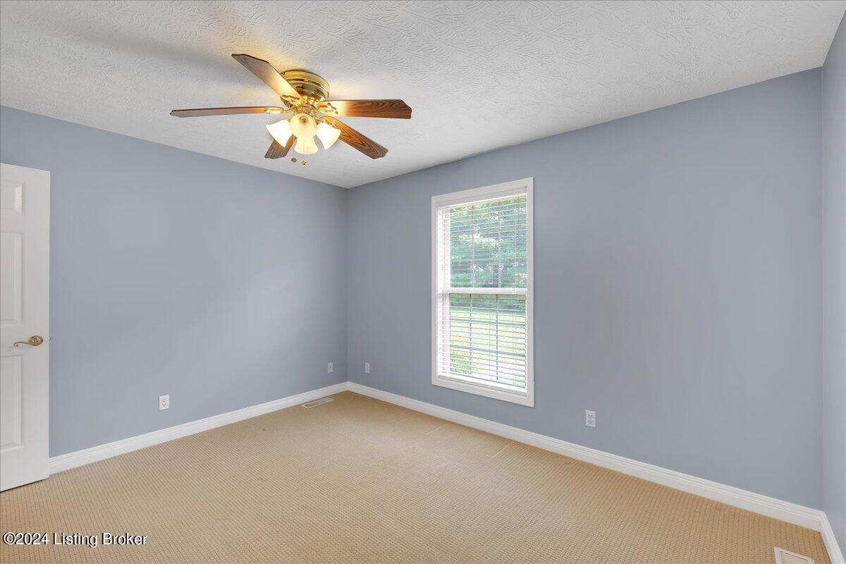 160 Bayberry Ct
