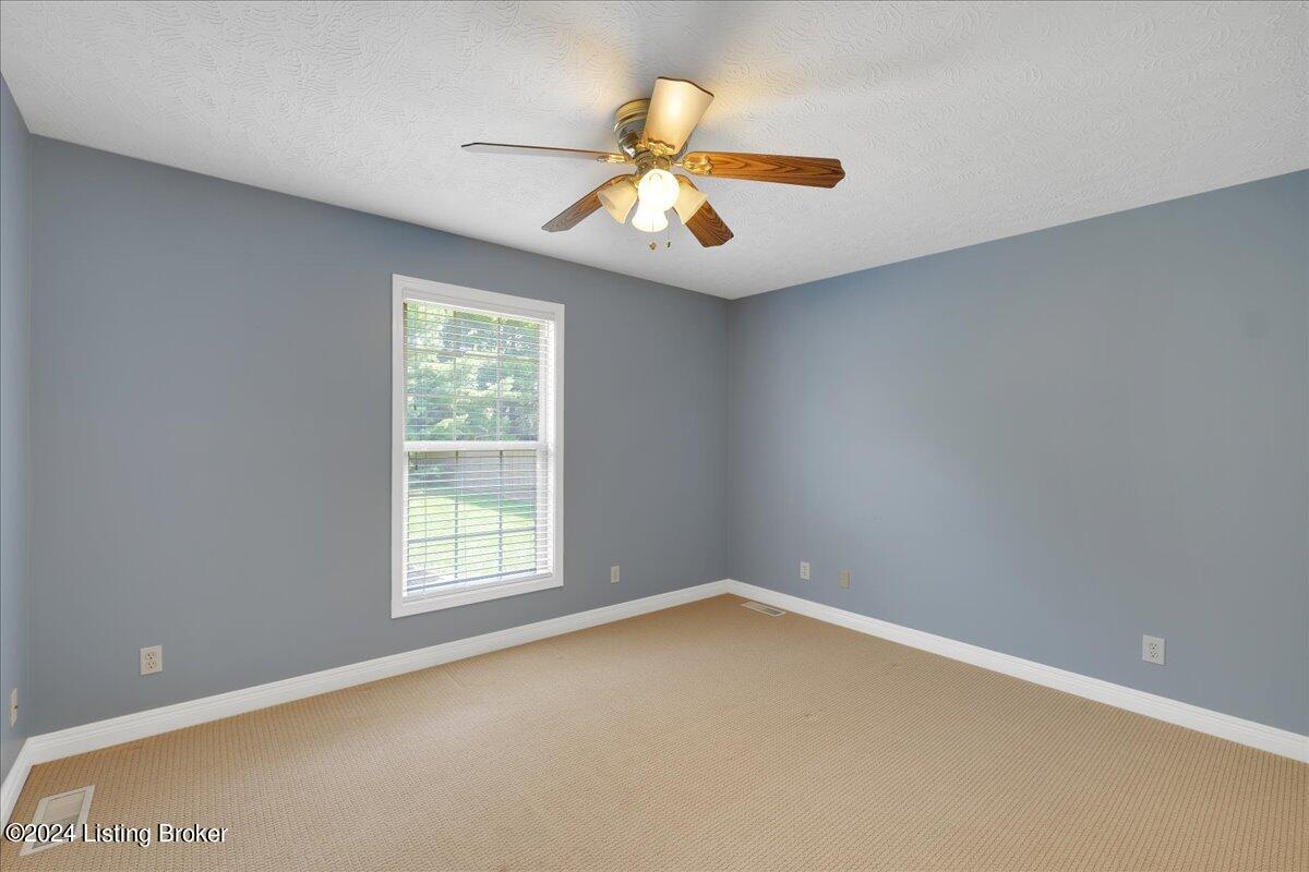 160 Bayberry Ct