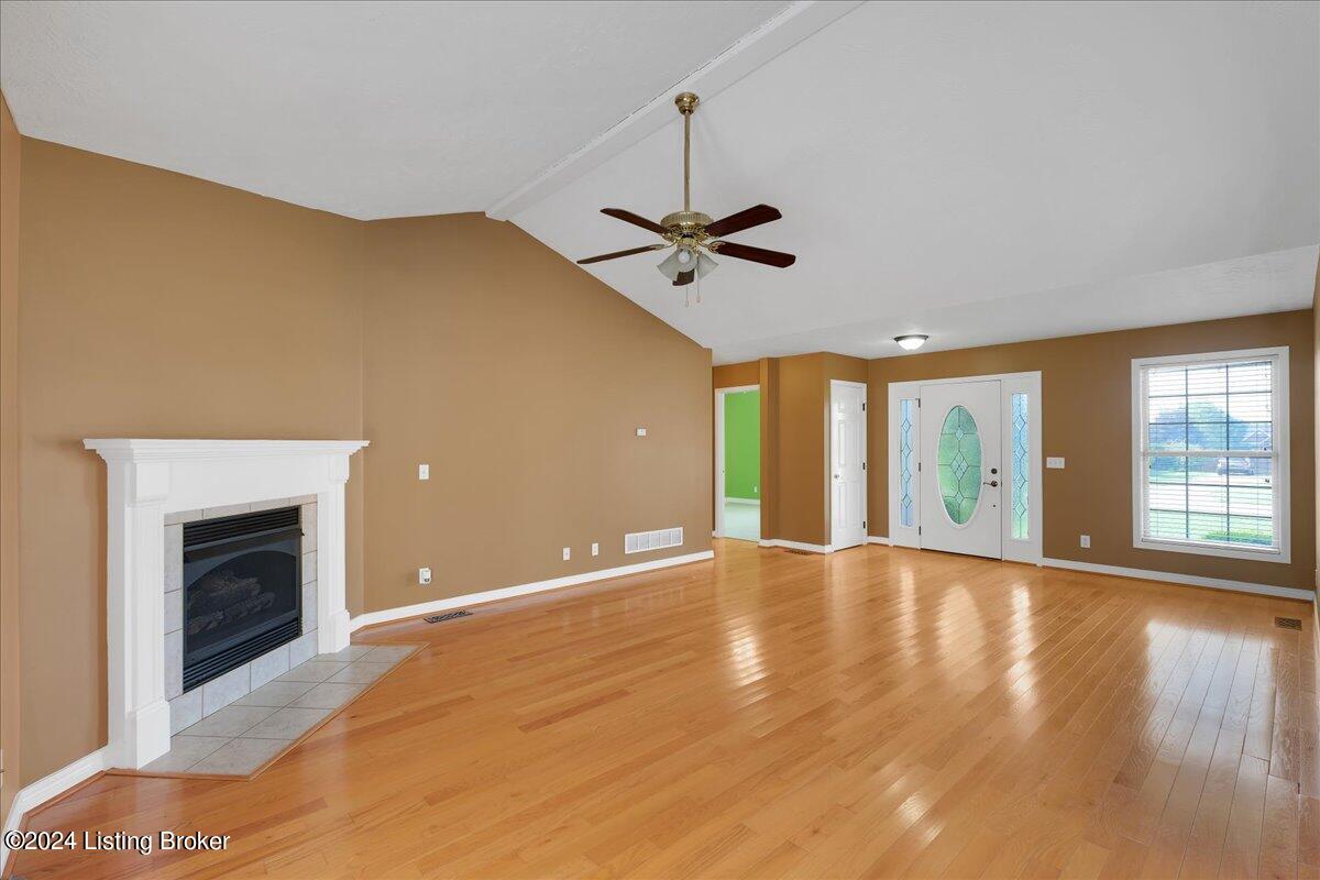 160 Bayberry Ct