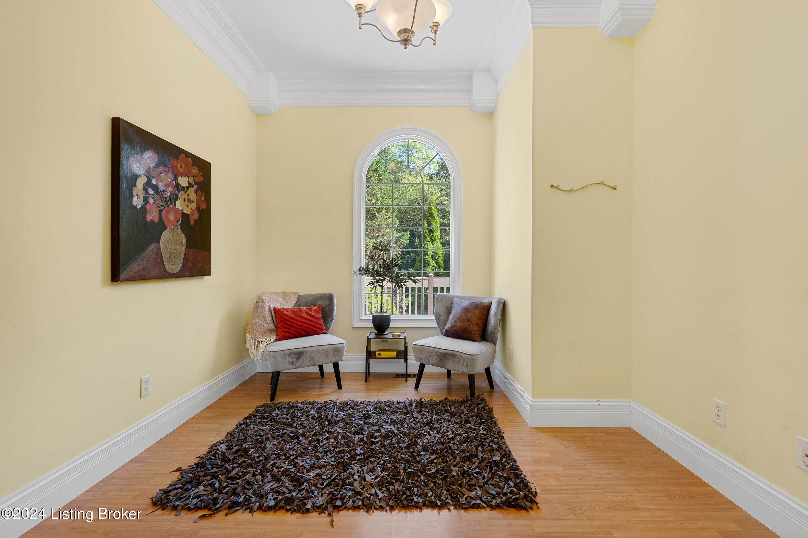 1084 Oak Pointe Dr