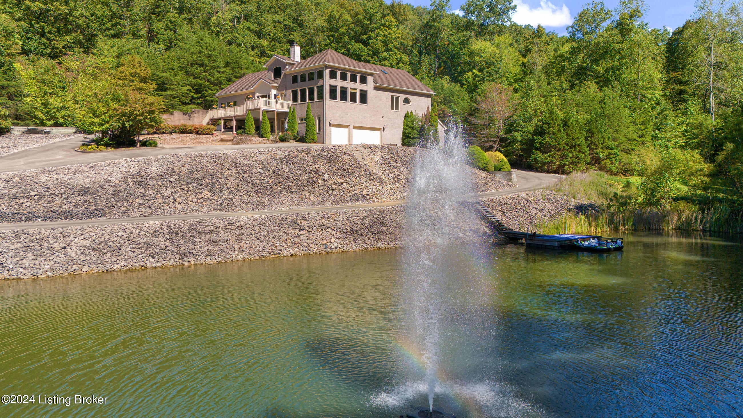 1084 Oak Pointe Dr