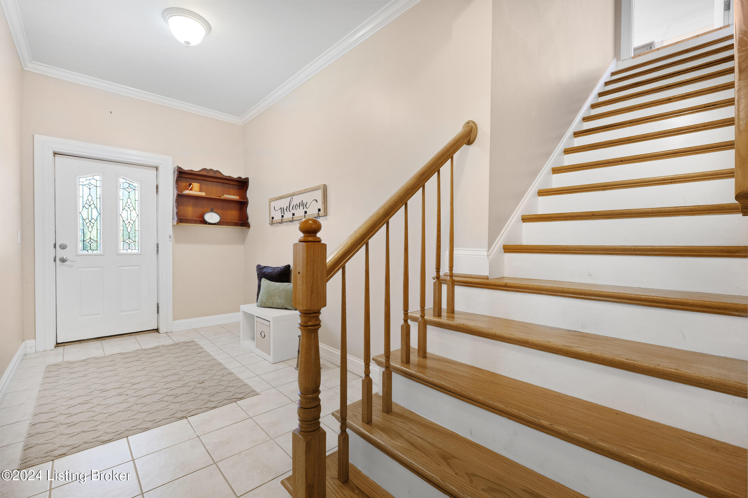 1084 Oak Pointe Dr