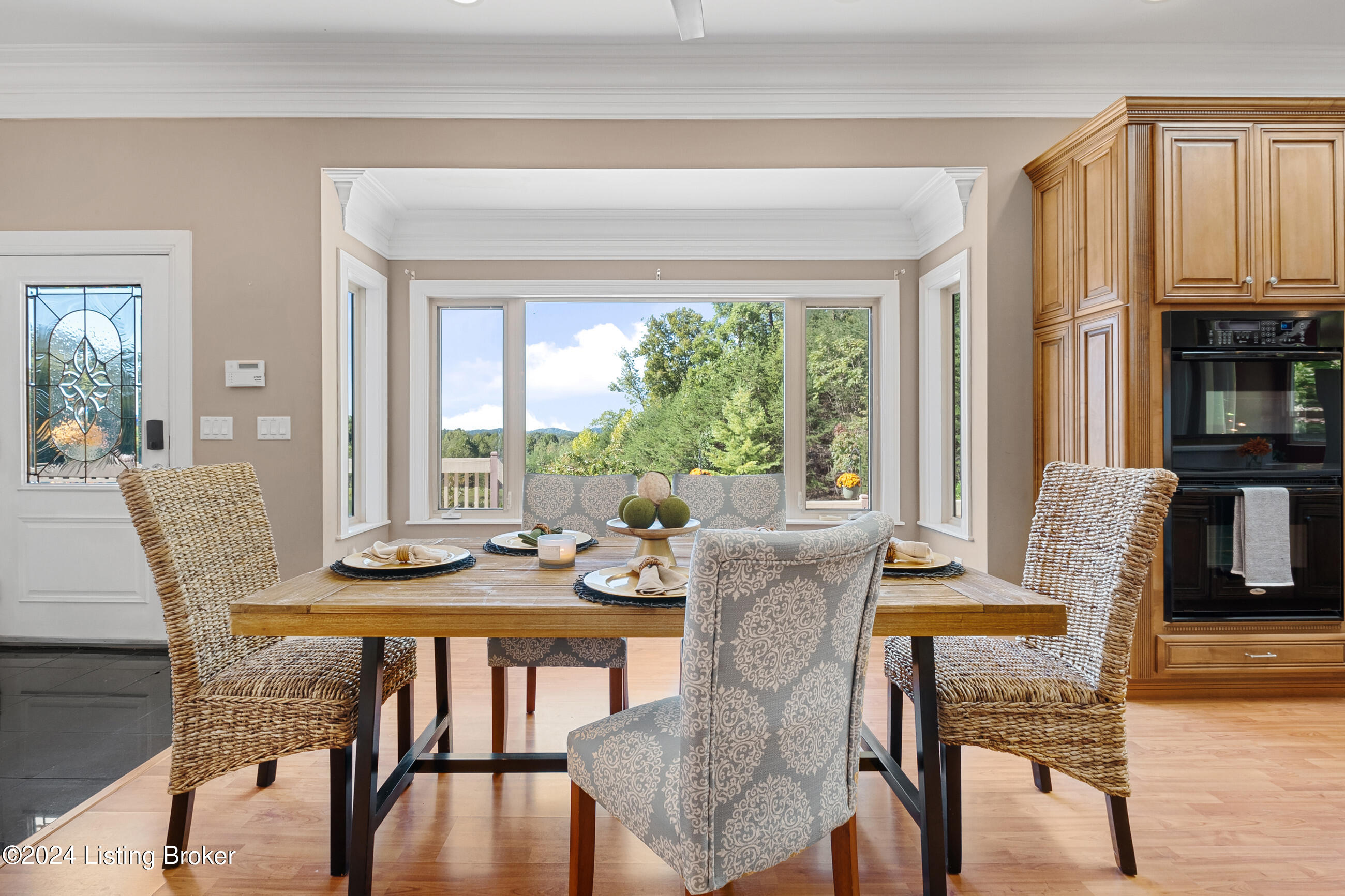 1084 Oak Pointe Dr