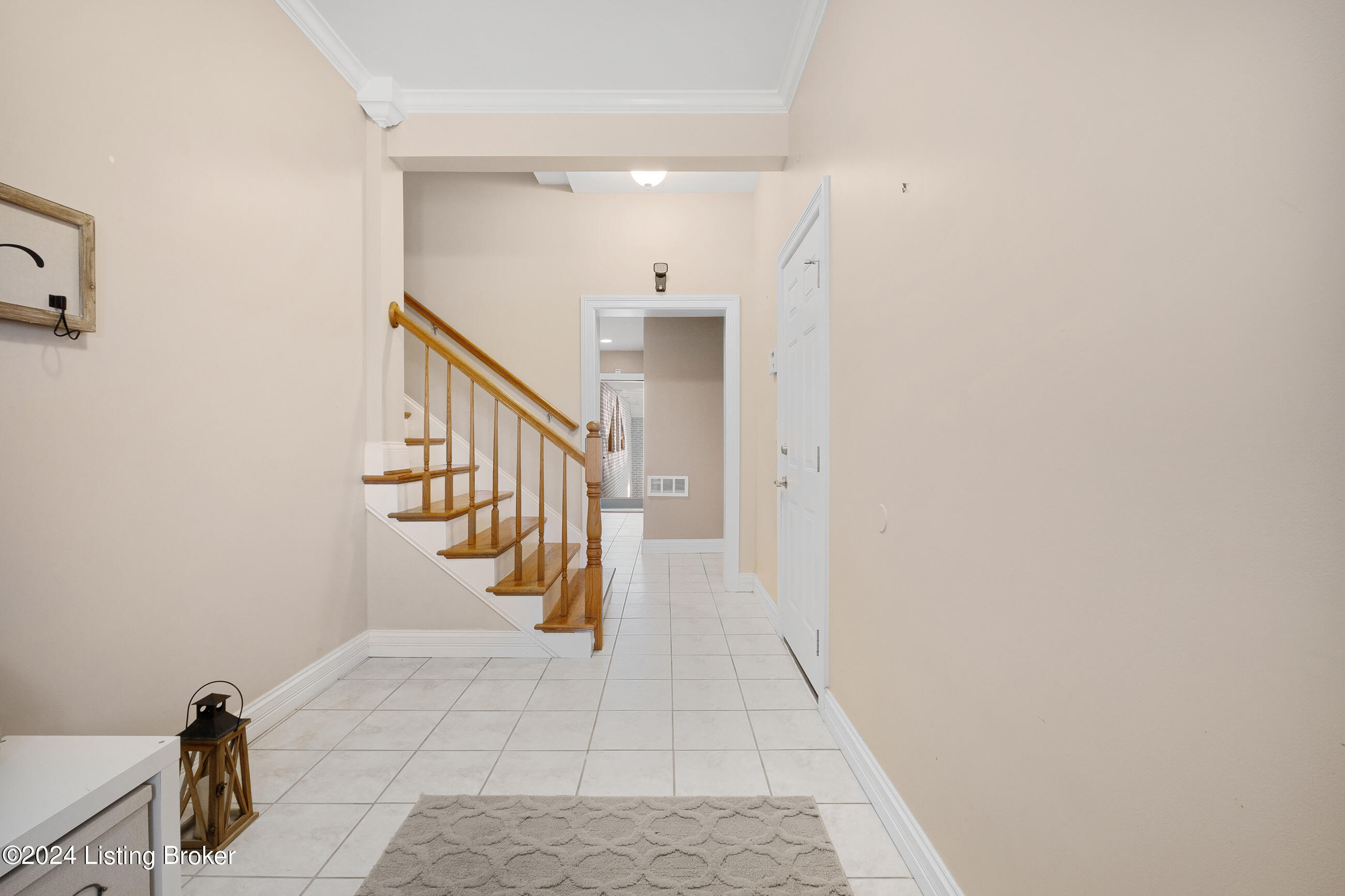 1084 Oak Pointe Dr