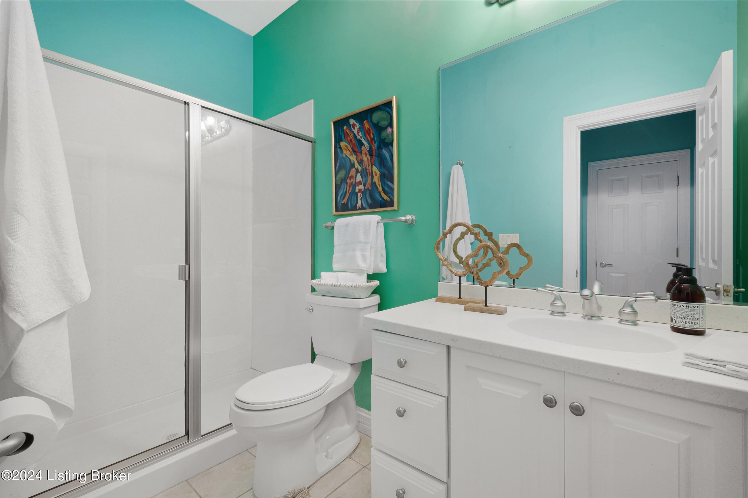 1084 Oak Pointe Dr