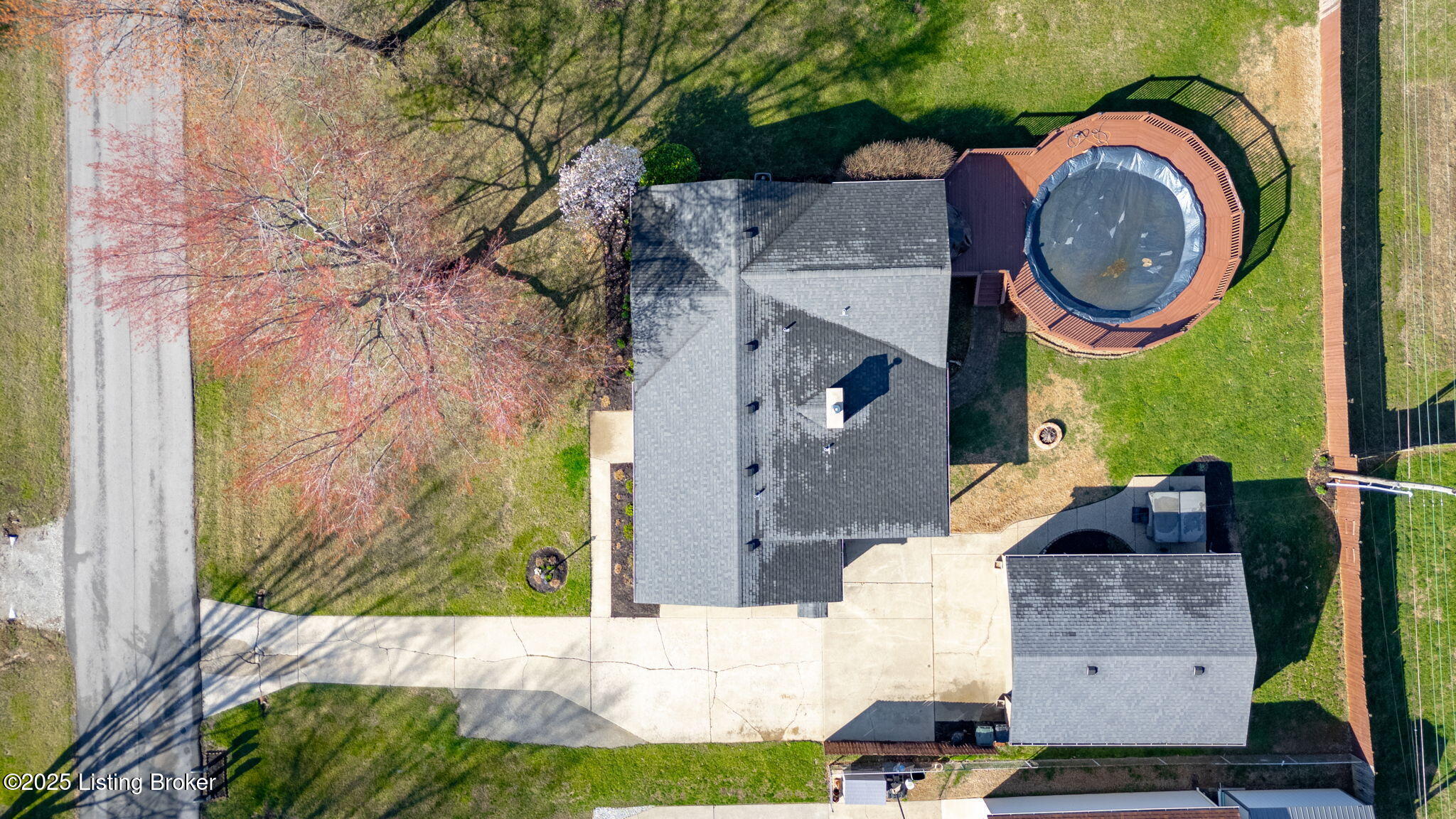 224 Colonial Dr