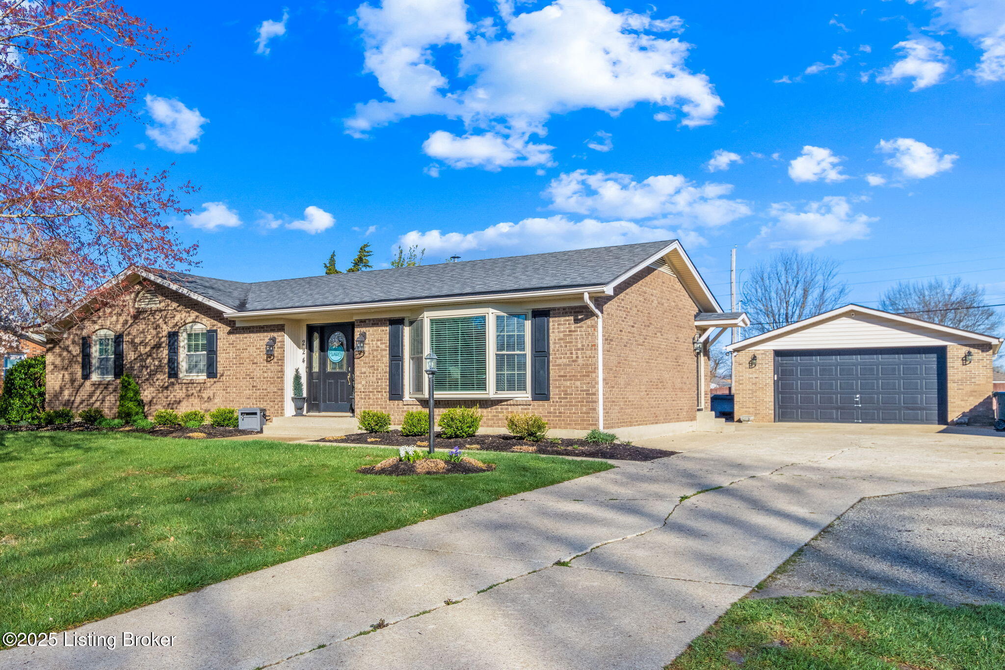 224 Colonial Dr