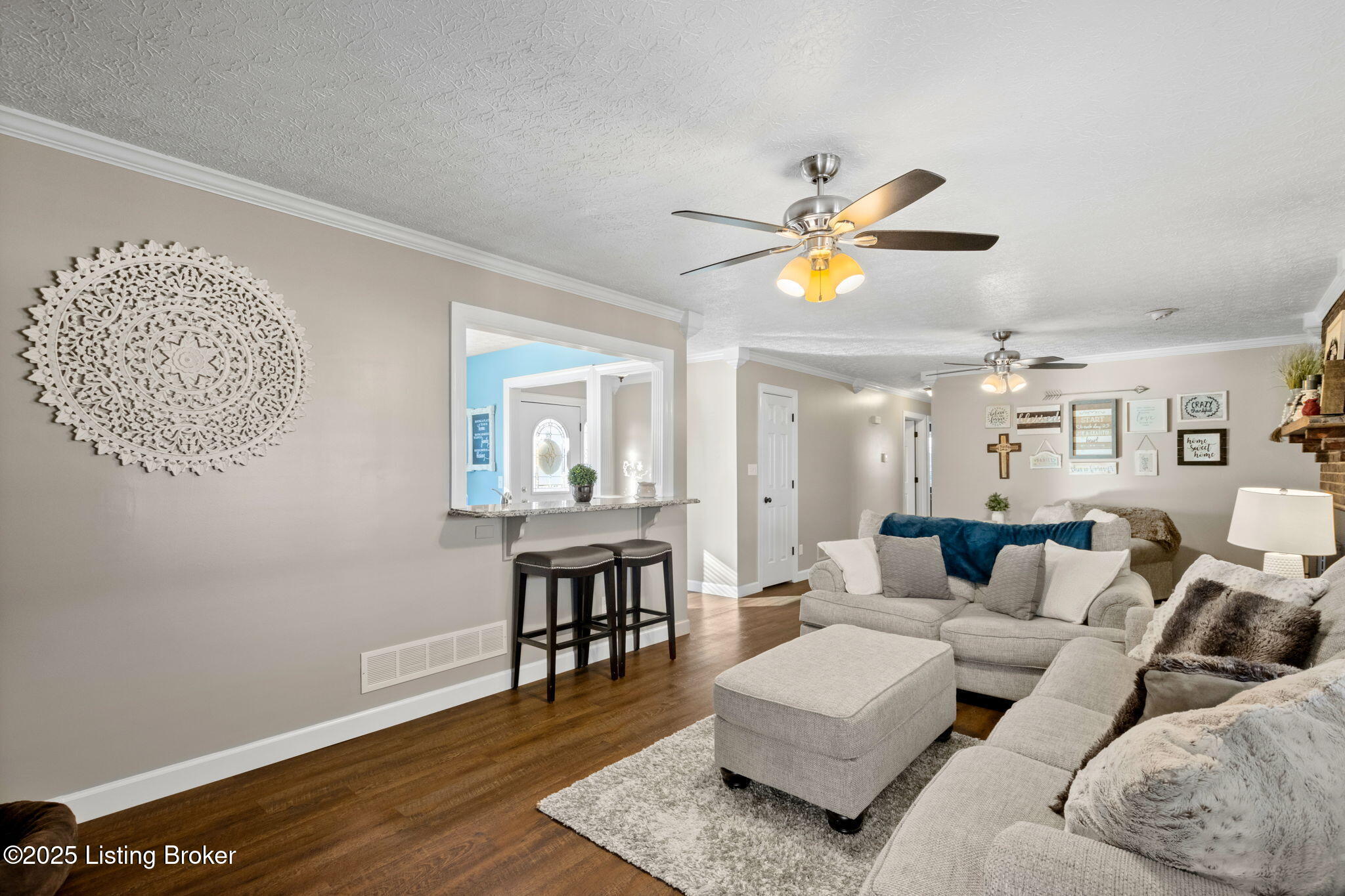 224 Colonial Dr