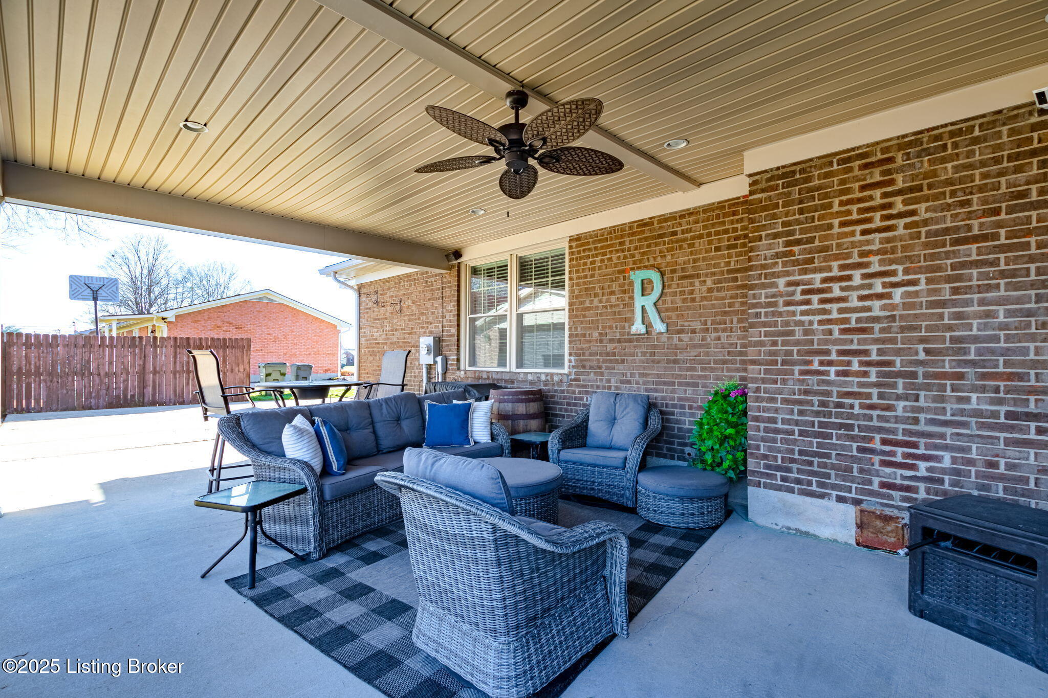 224 Colonial Dr