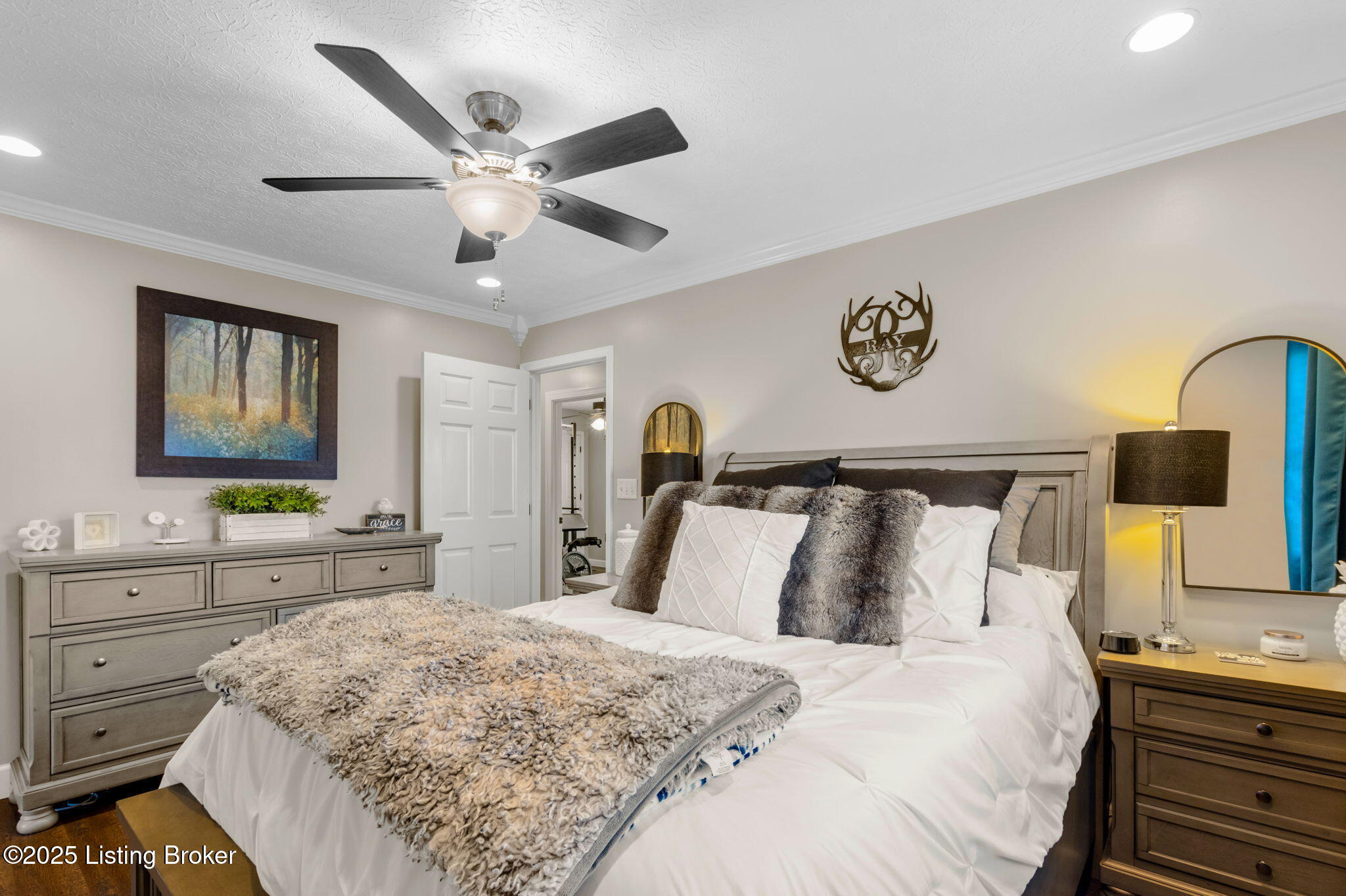 224 Colonial Dr