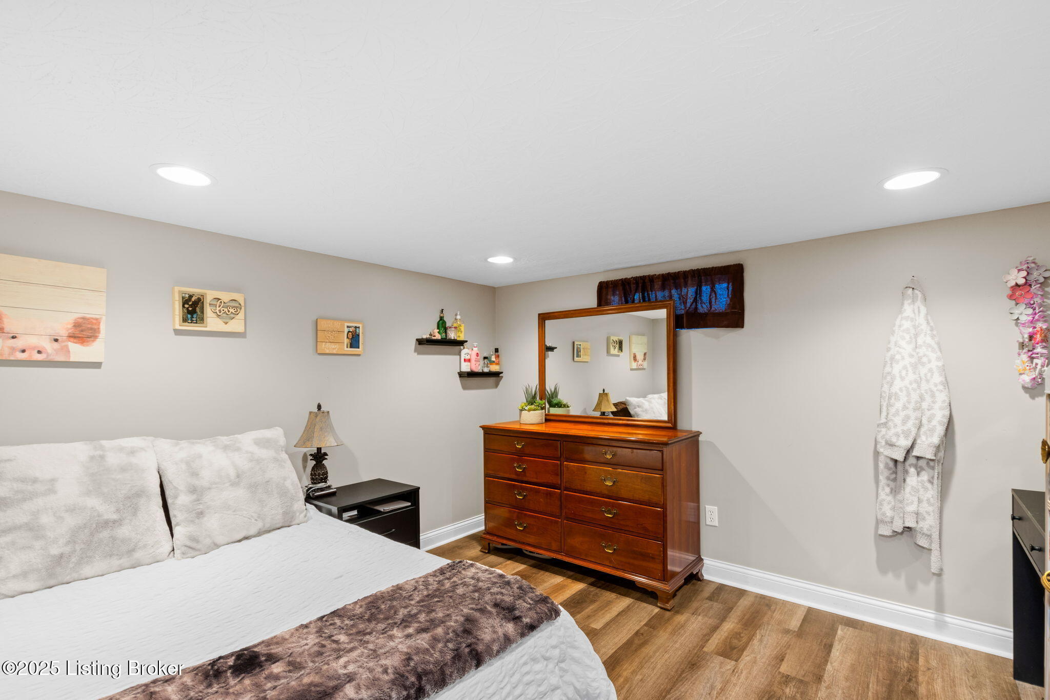 224 Colonial Dr