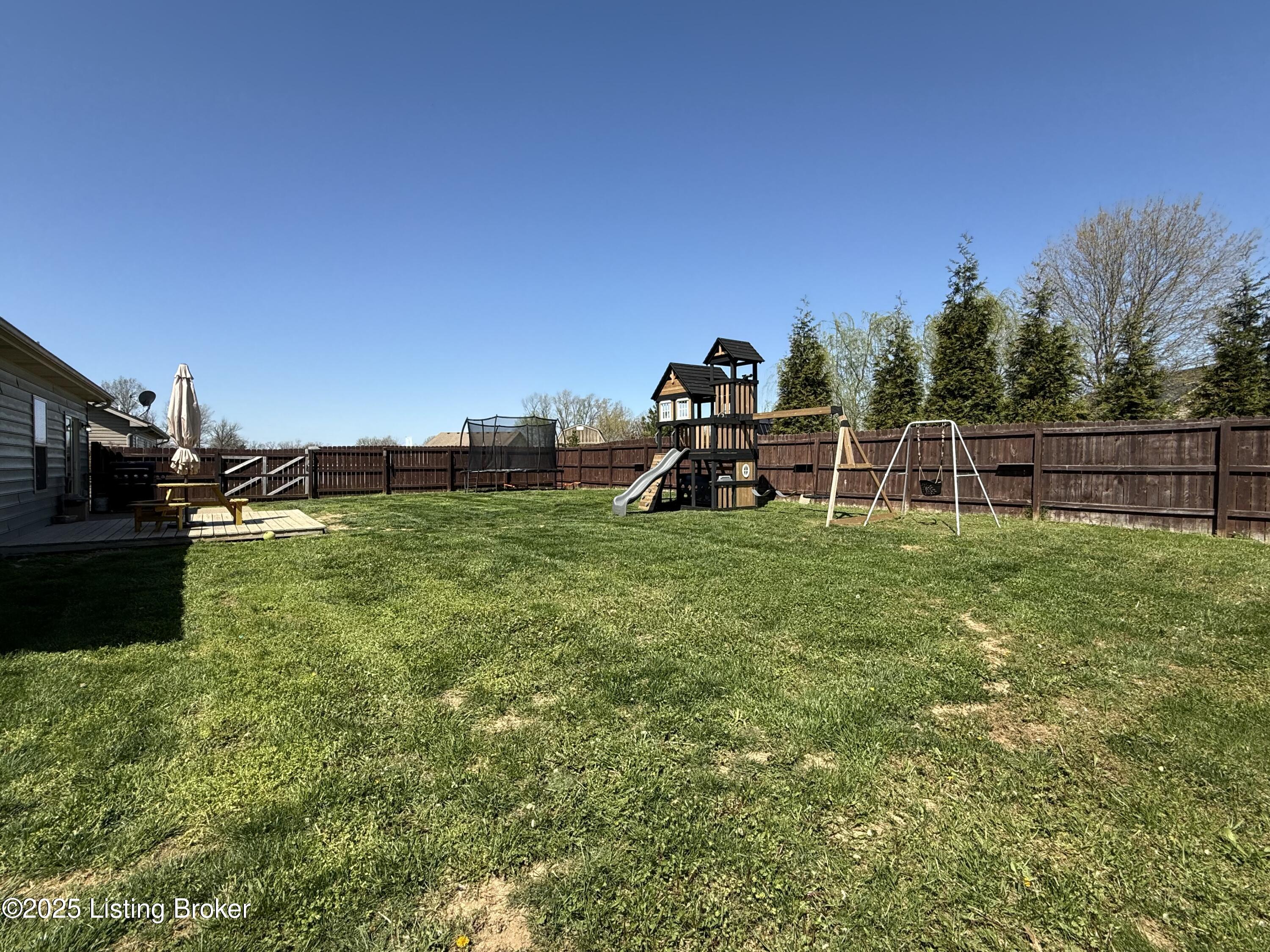 520 Gentry Ln