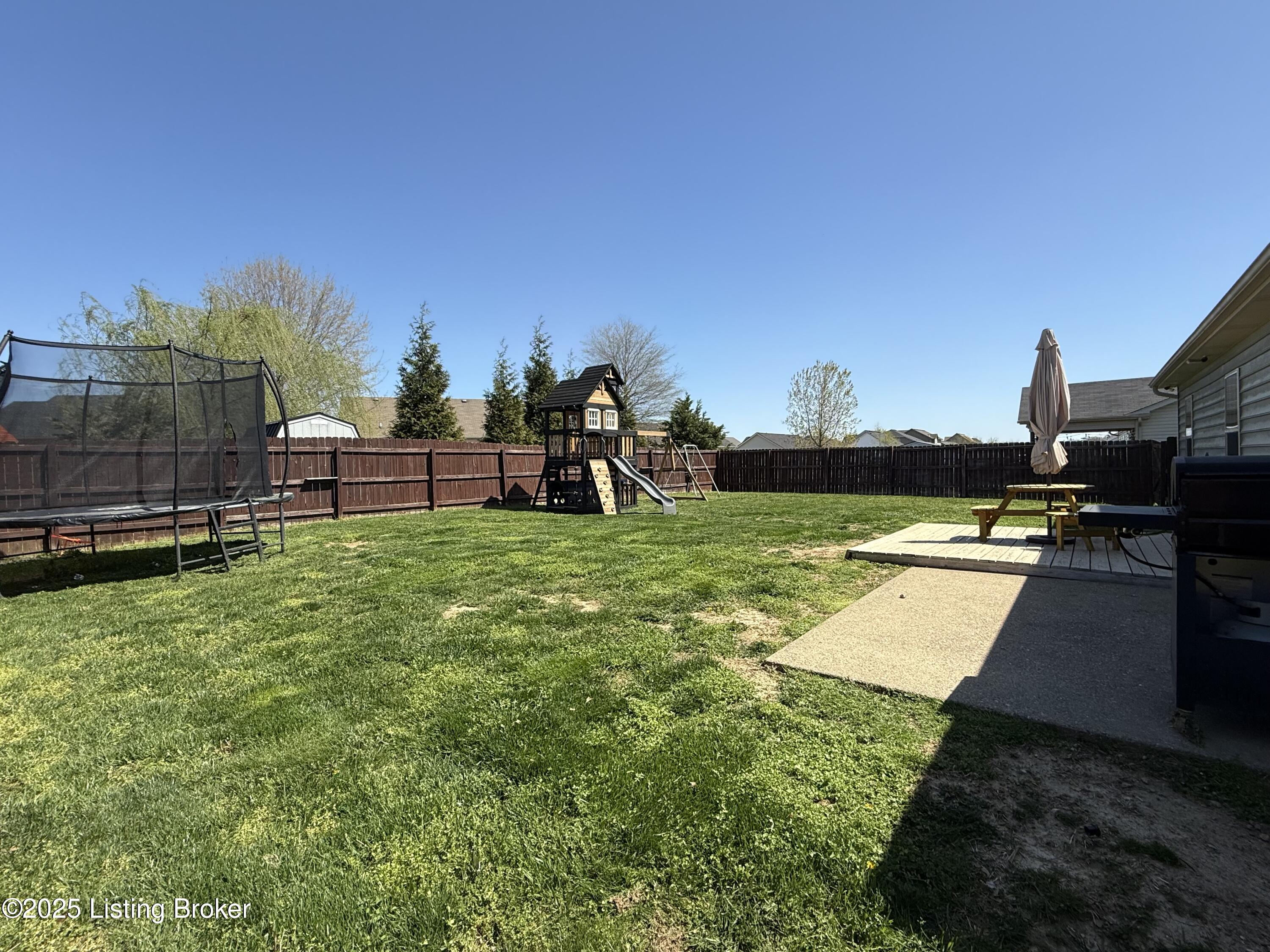 520 Gentry Ln