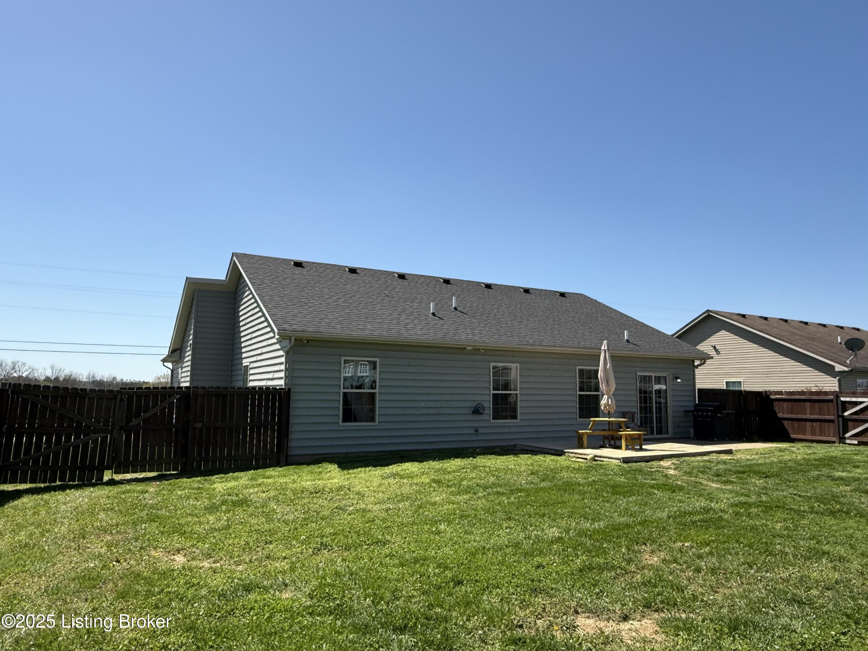 520 Gentry Ln