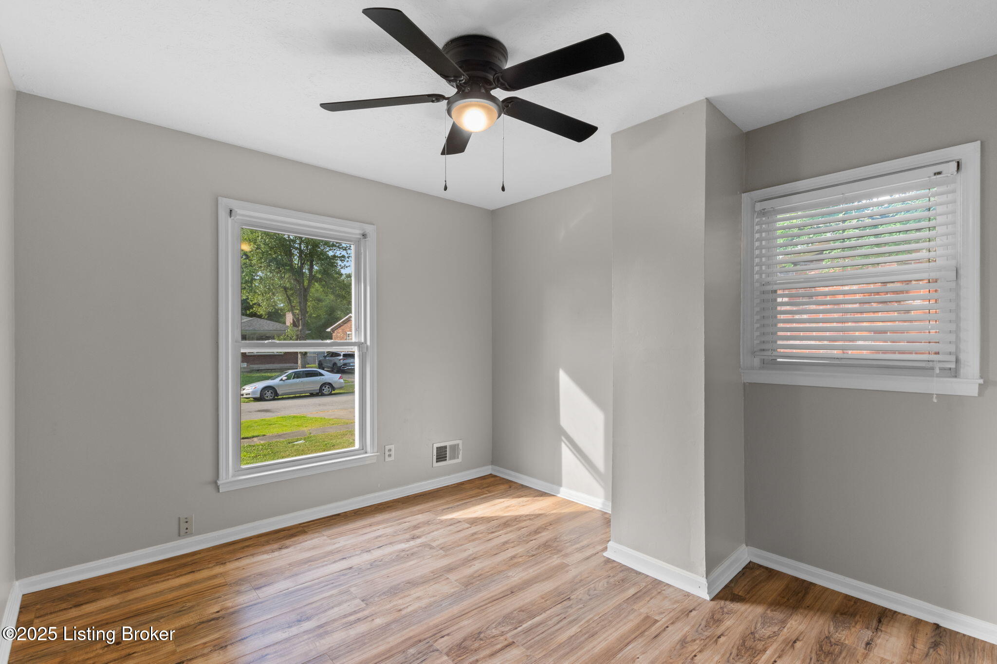 4006 Sea Wave Ct