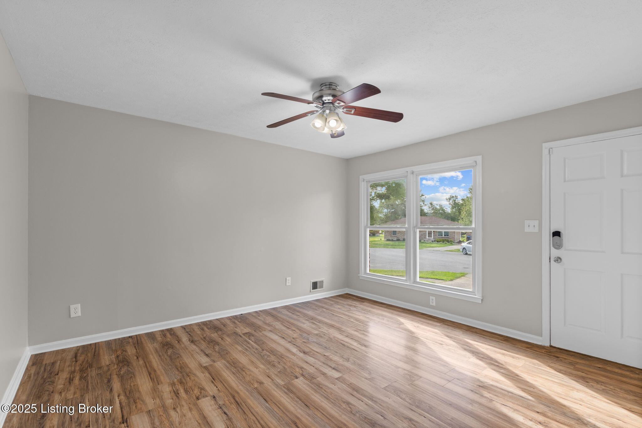 4006 Sea Wave Ct