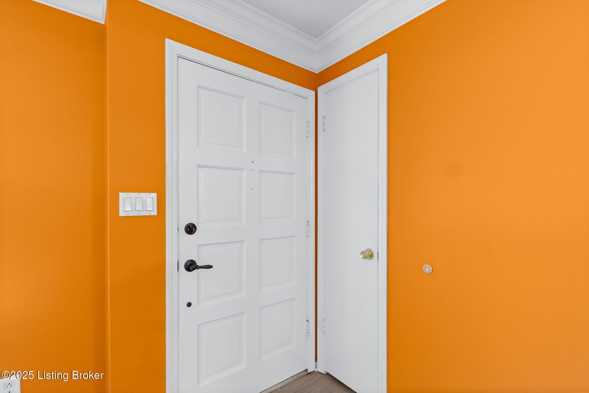7411 Colt Dr