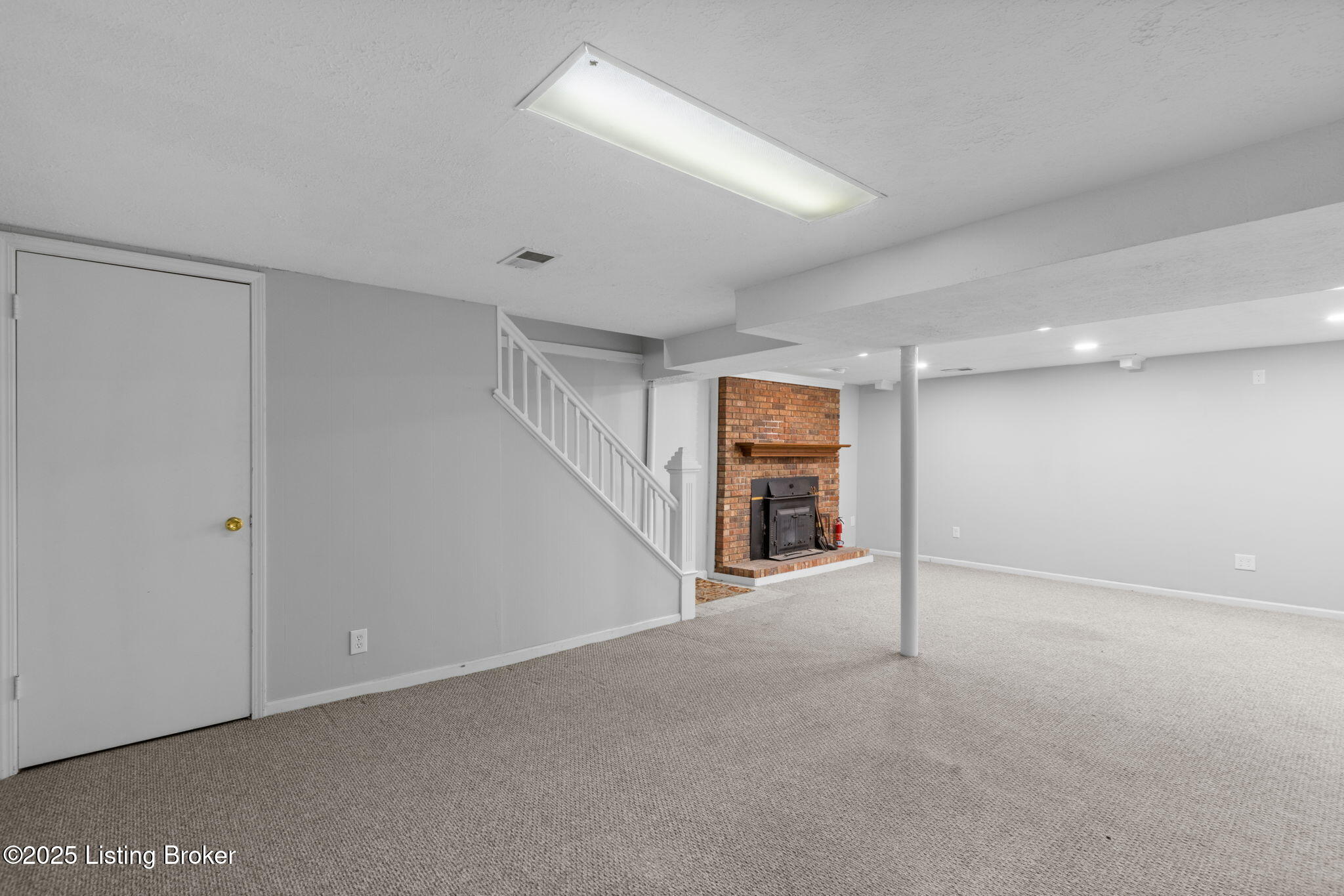 7411 Colt Dr