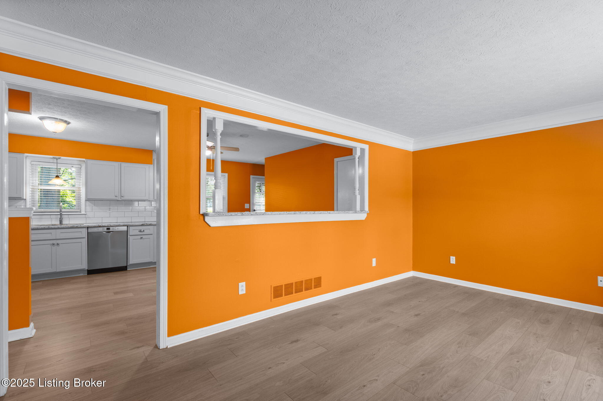 7411 Colt Dr