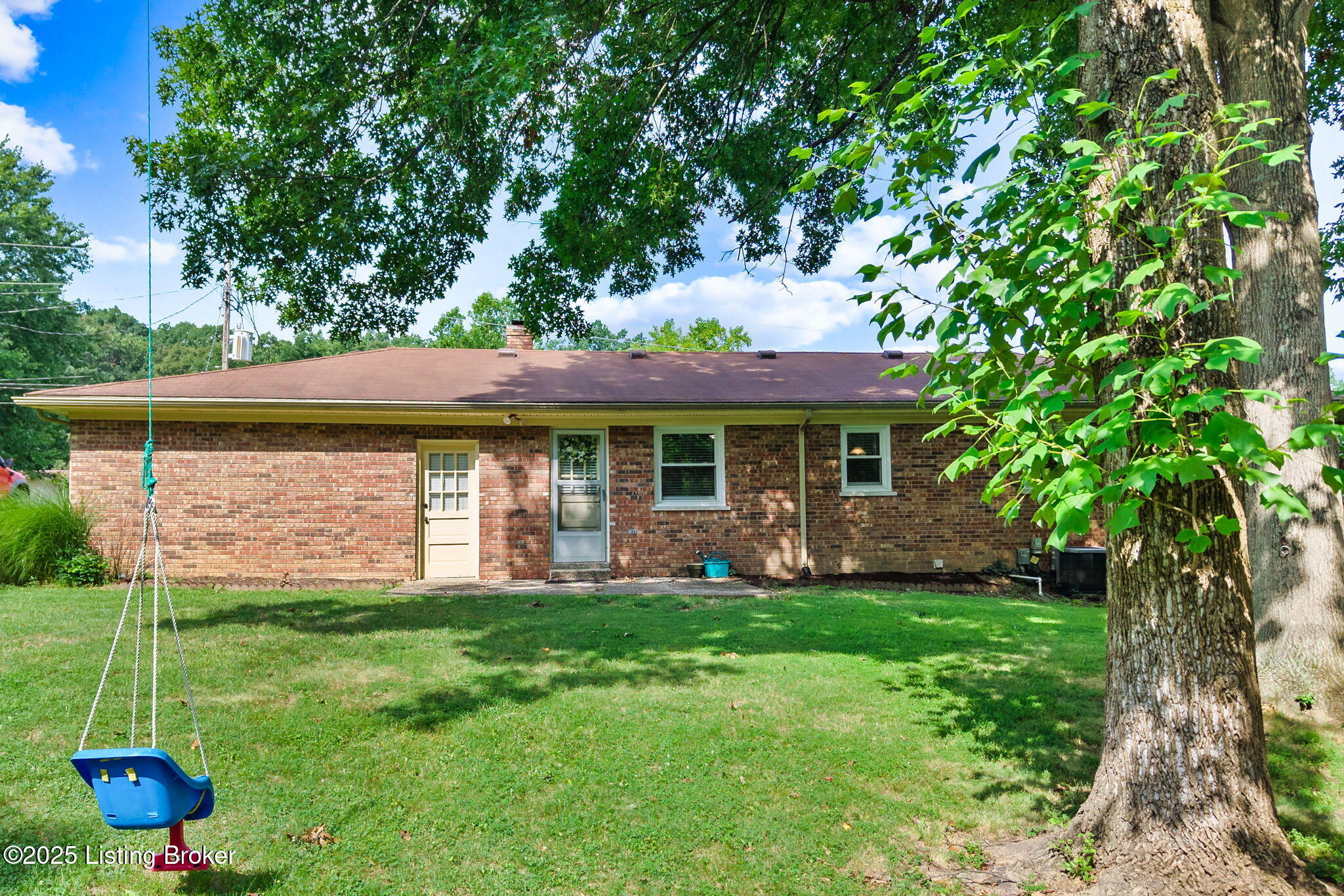 7411 Colt Dr
