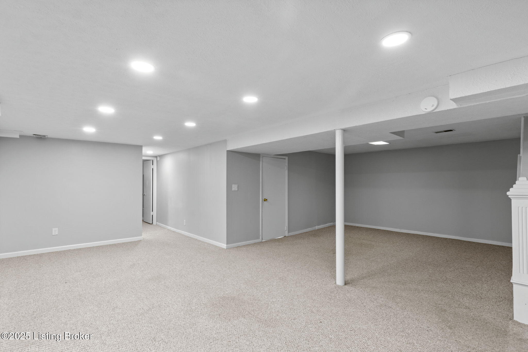 7411 Colt Dr