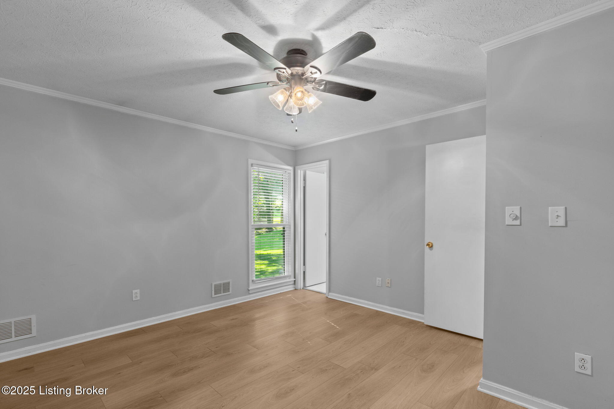 7411 Colt Dr