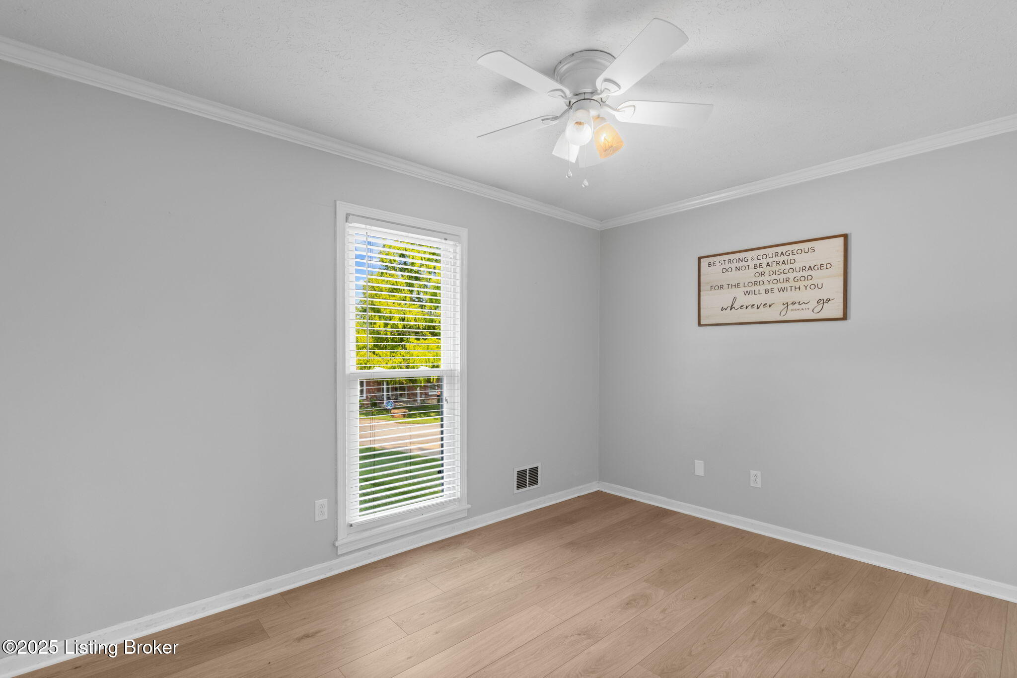 7411 Colt Dr