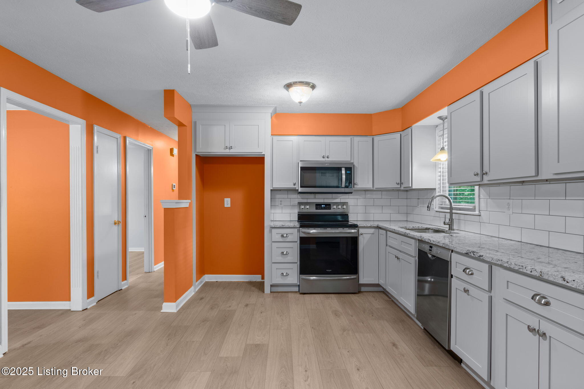 7411 Colt Dr