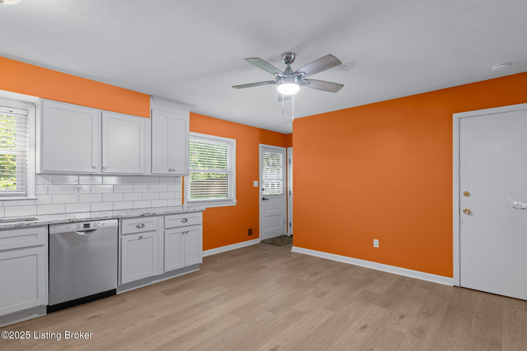 7411 Colt Dr