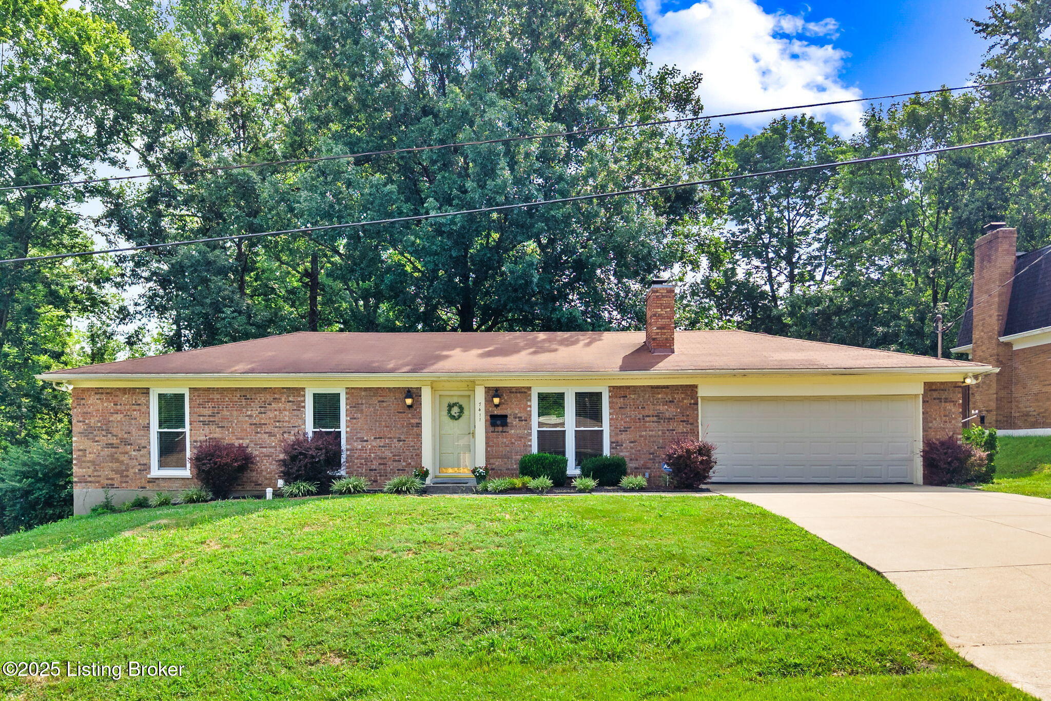 7411 Colt Dr