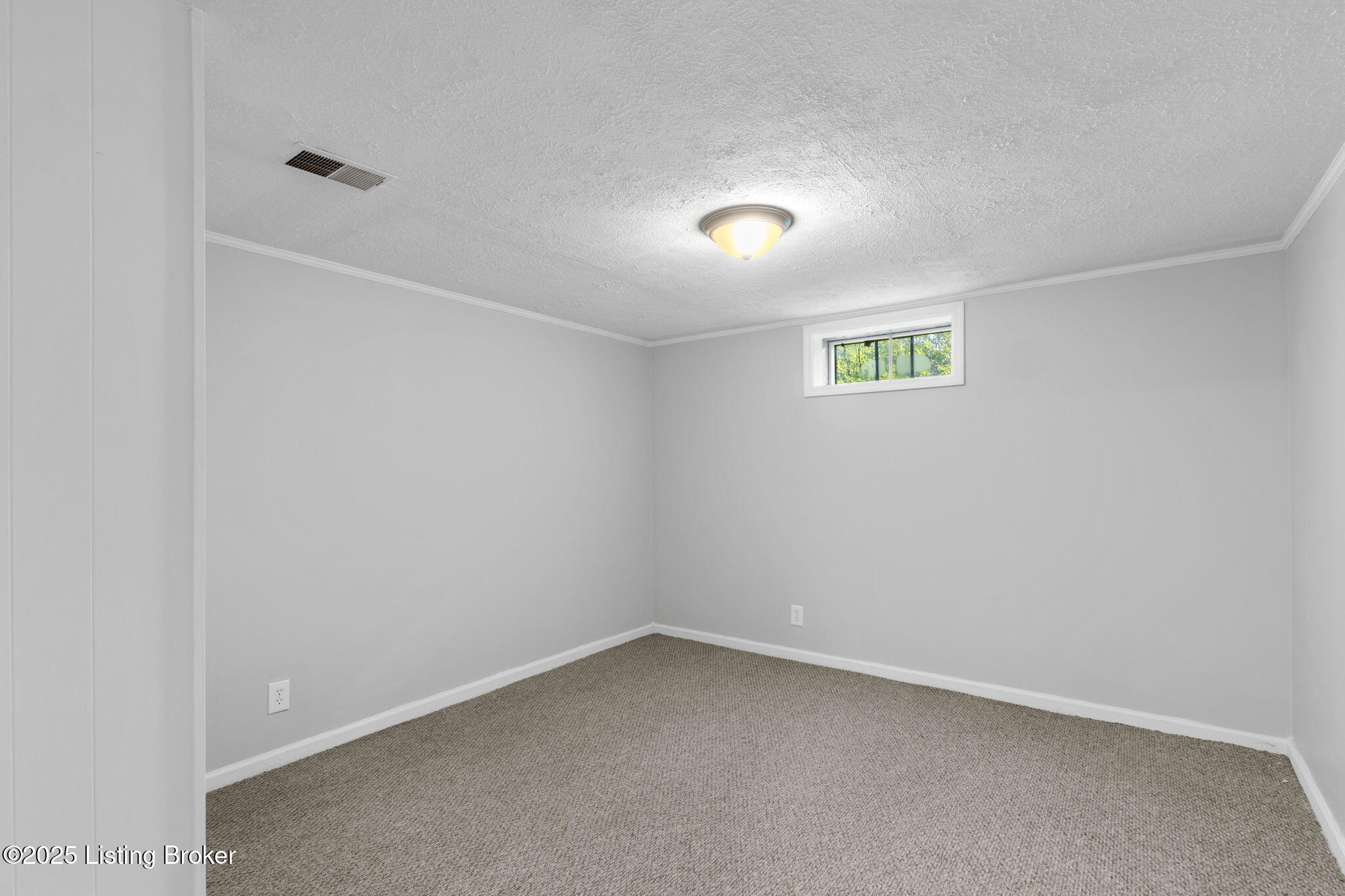 7411 Colt Dr