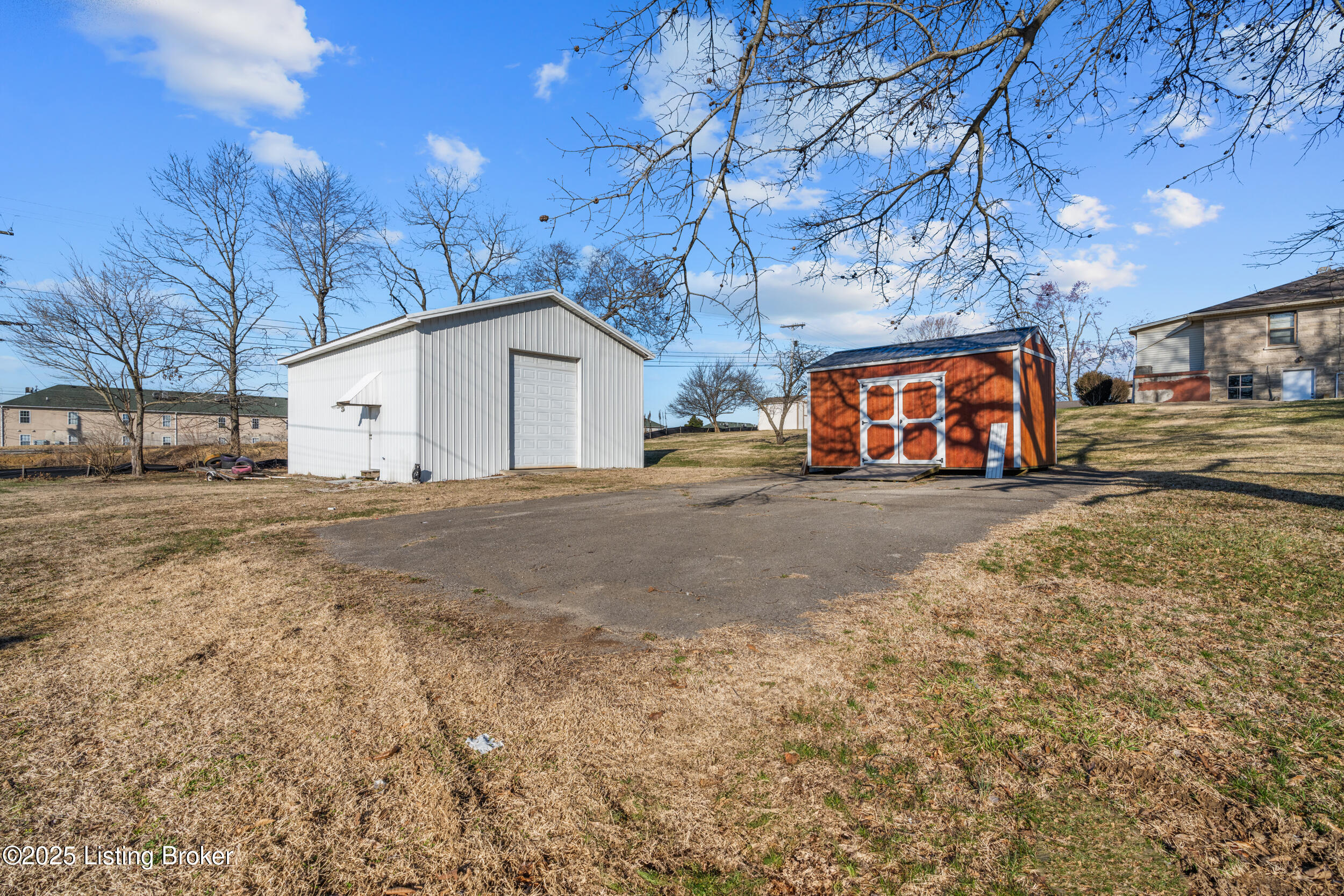 595 Centerview Dr