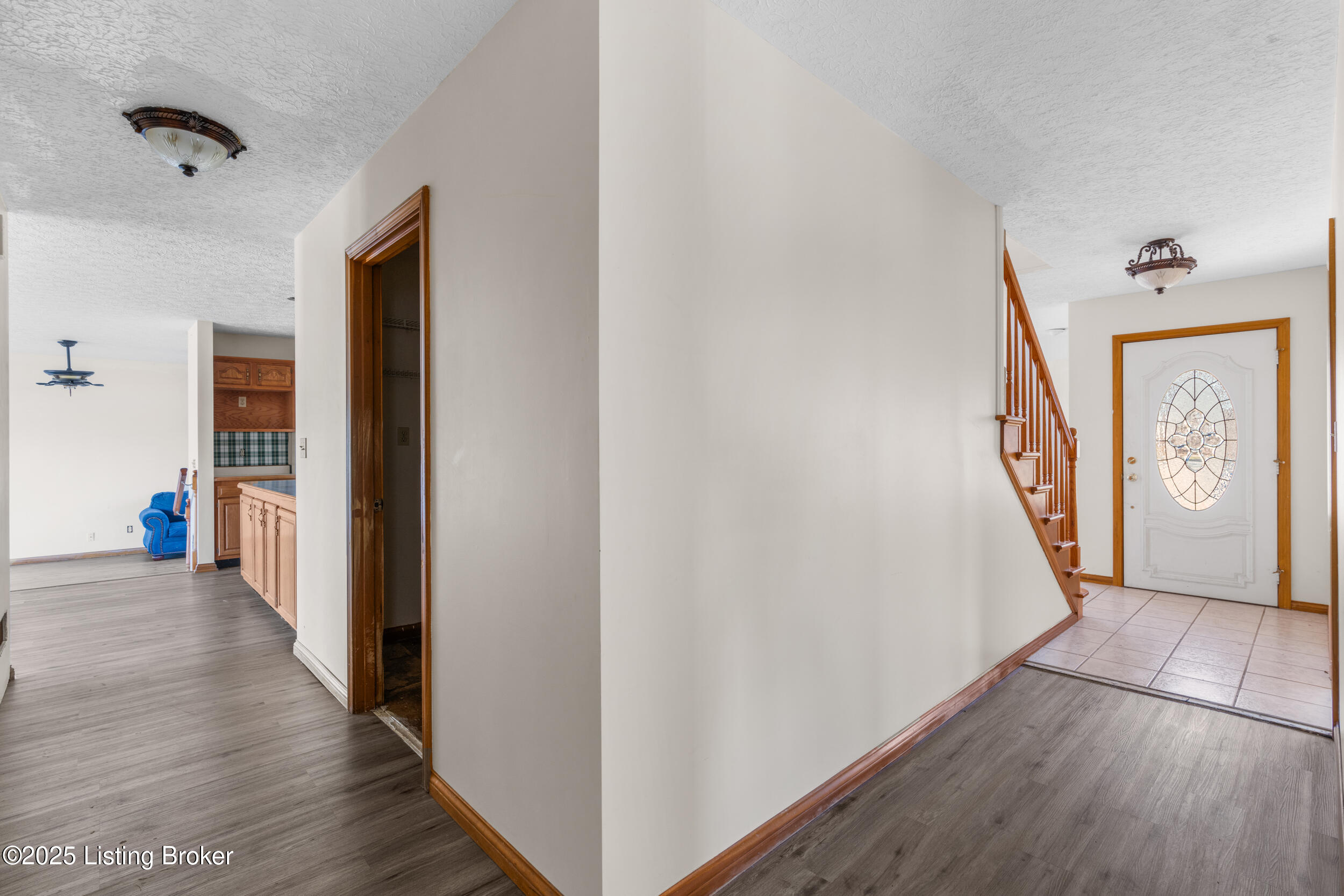595 Centerview Dr