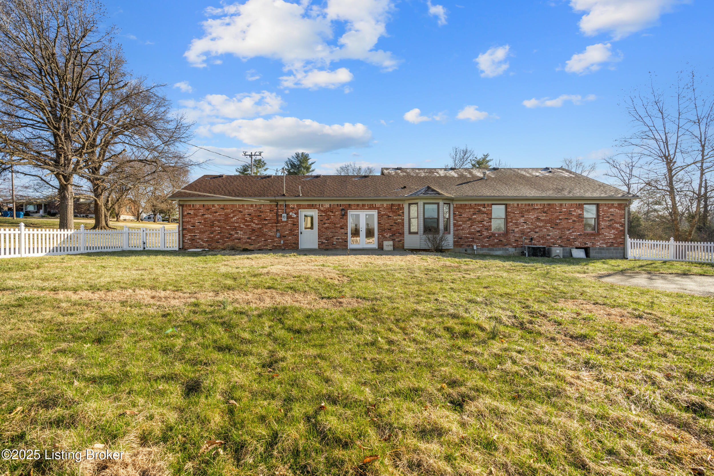 595 Centerview Dr