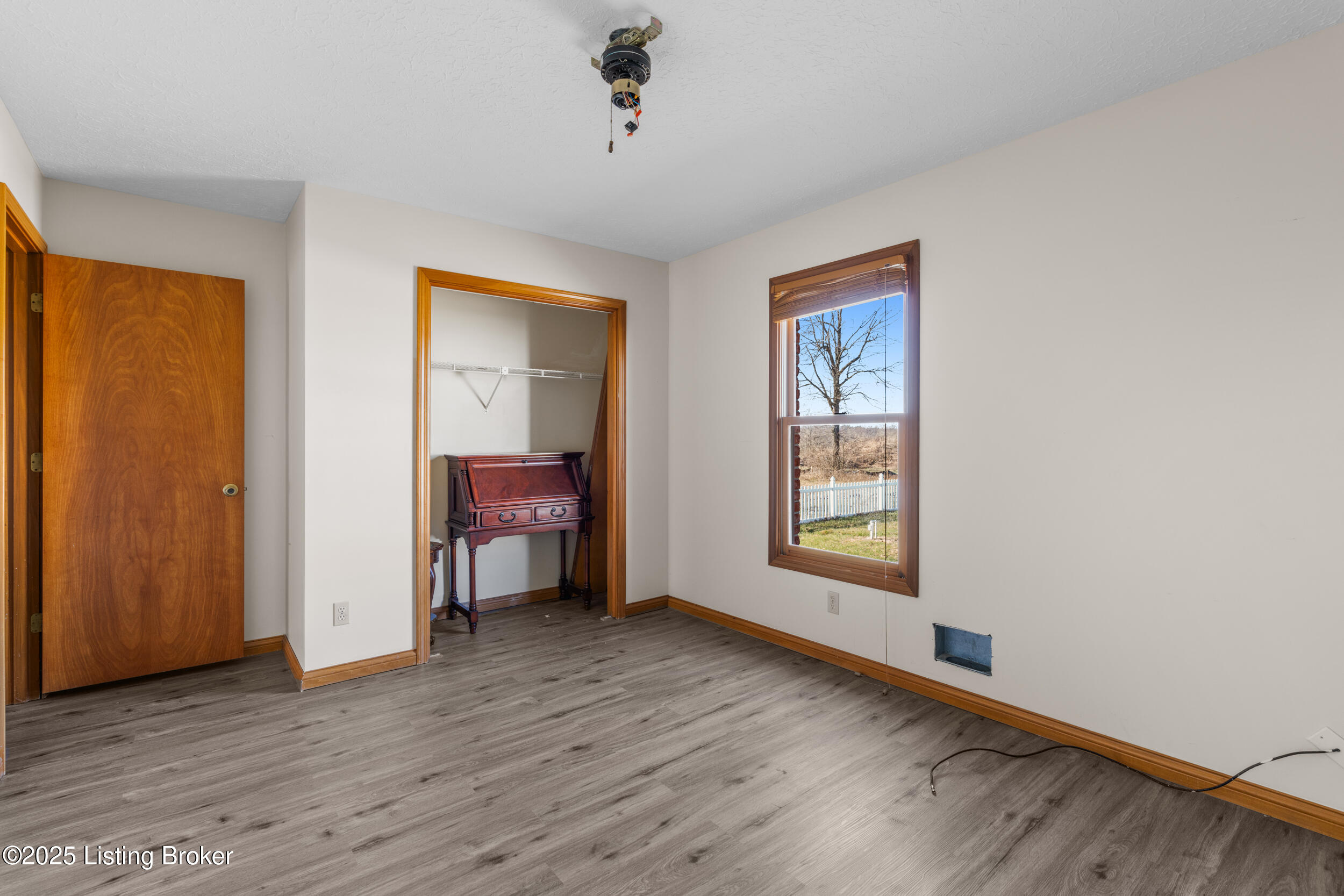 595 Centerview Dr