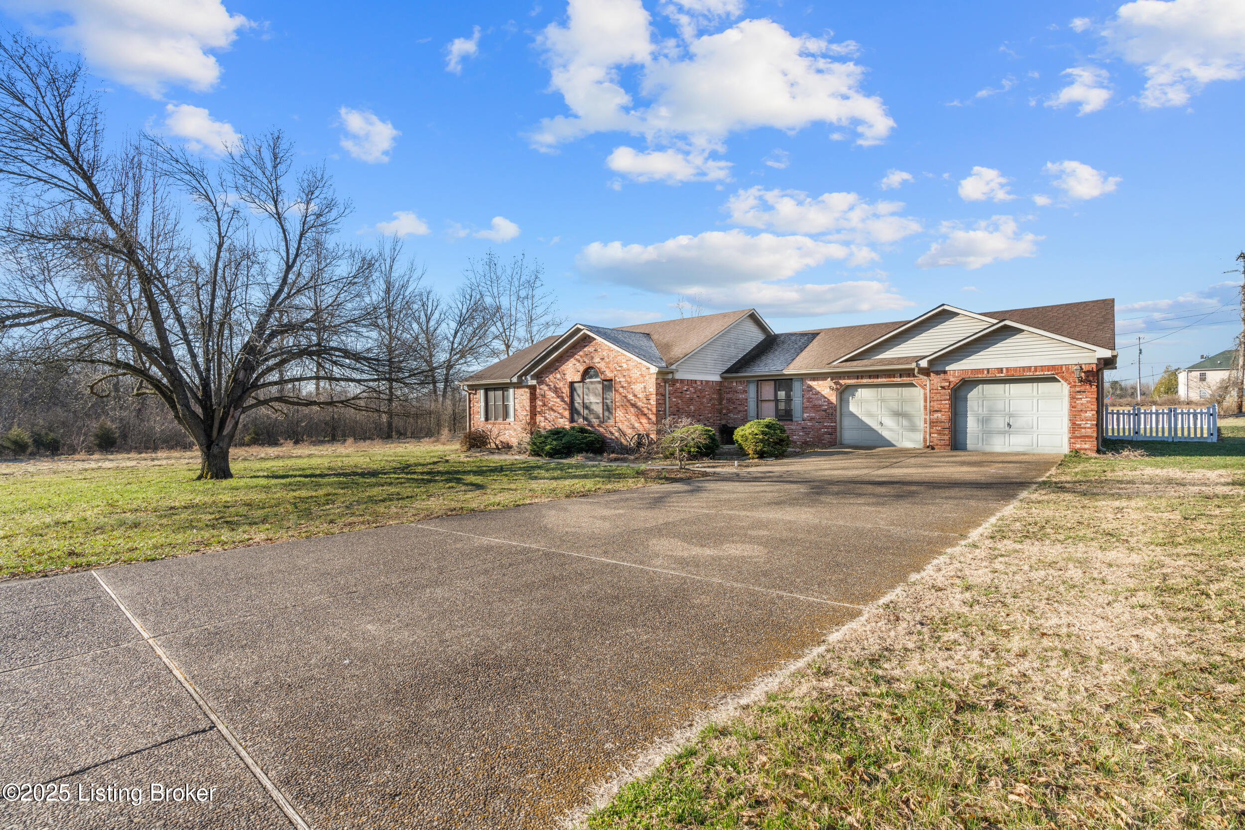 595 Centerview Dr