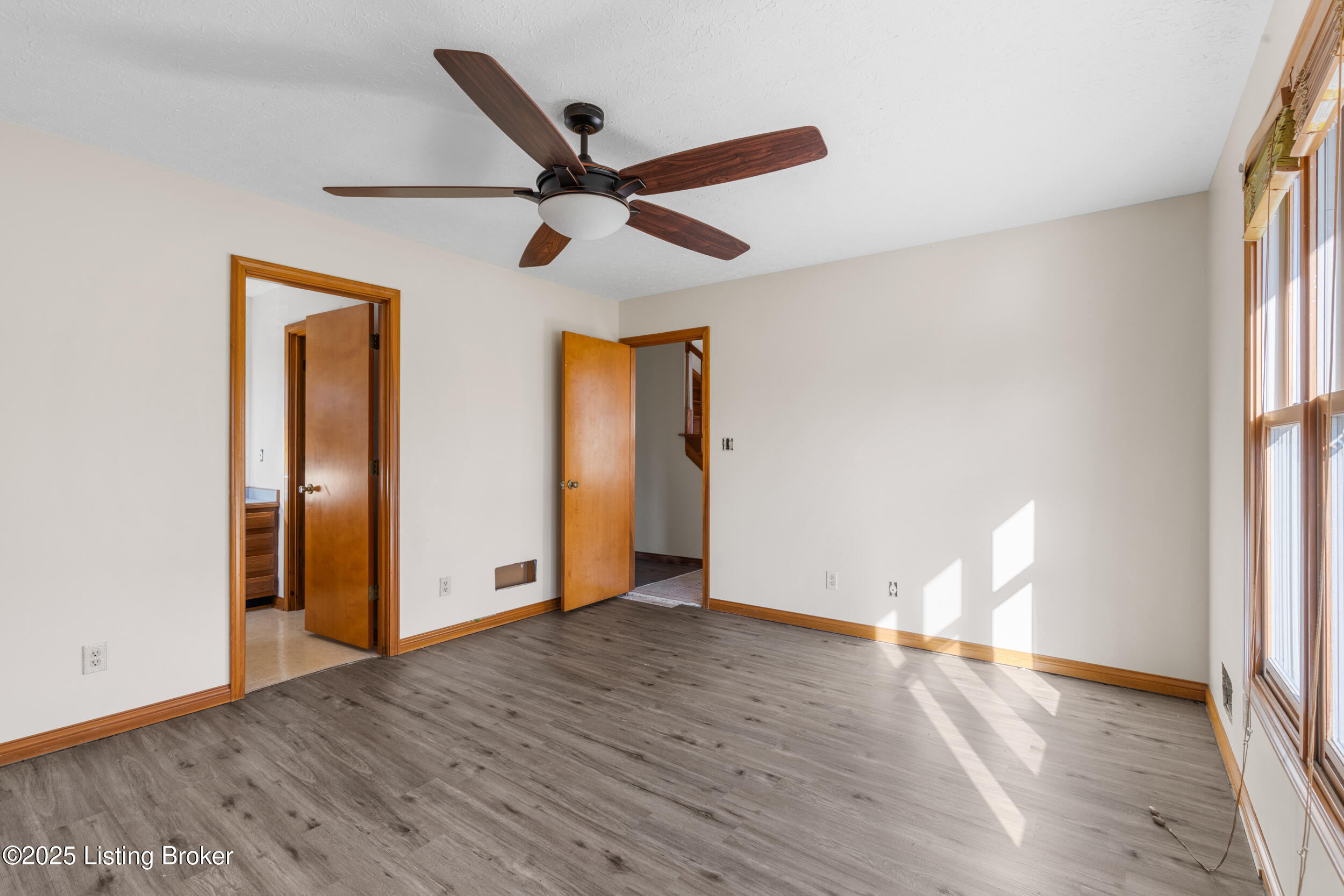 595 Centerview Dr