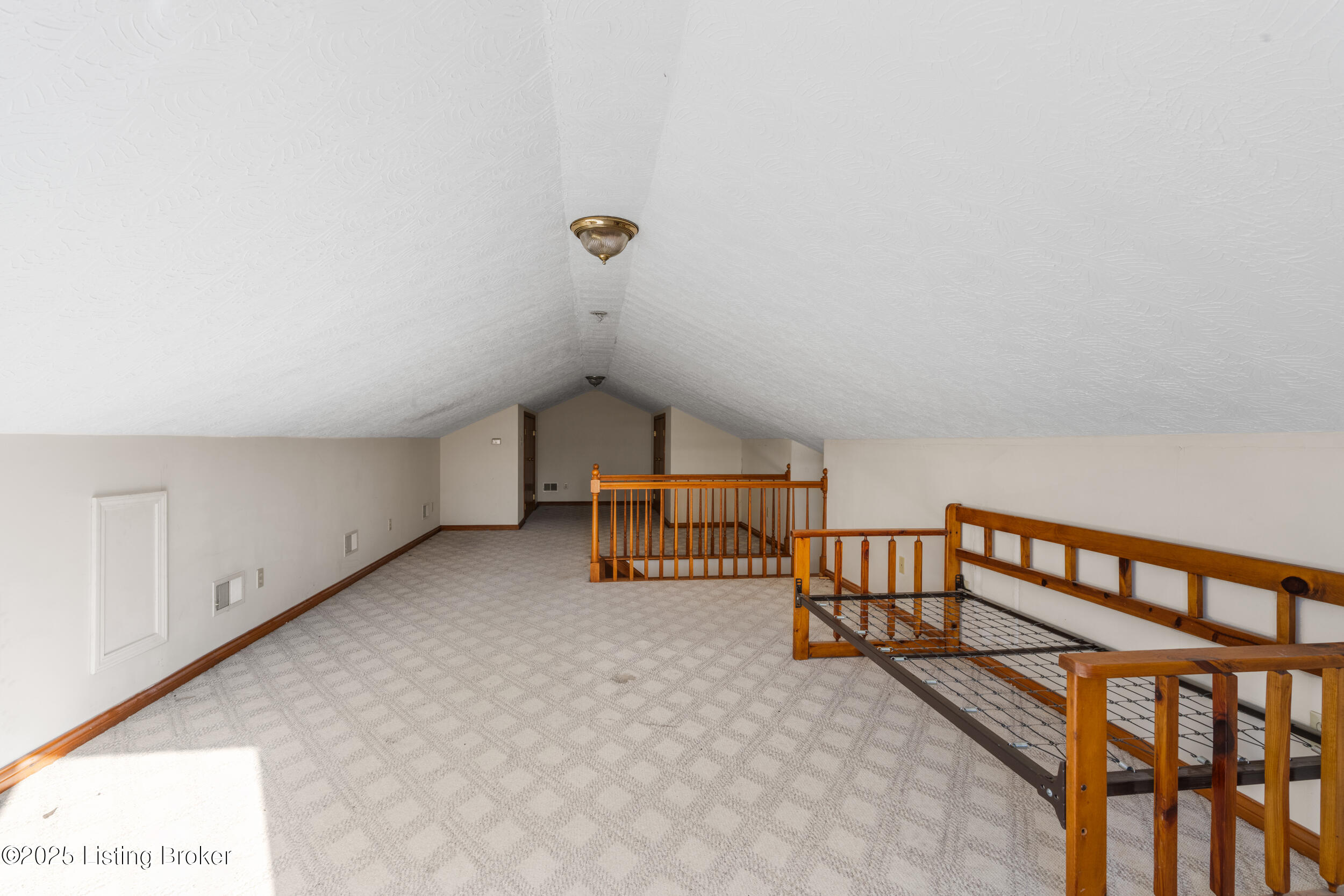 595 Centerview Dr