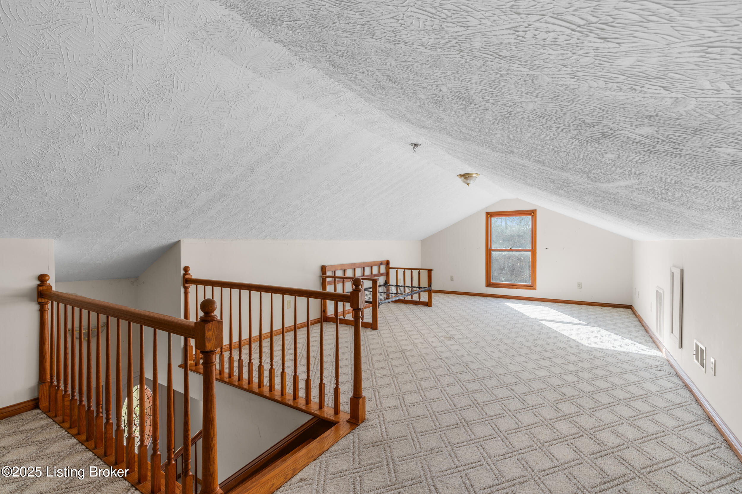 595 Centerview Dr