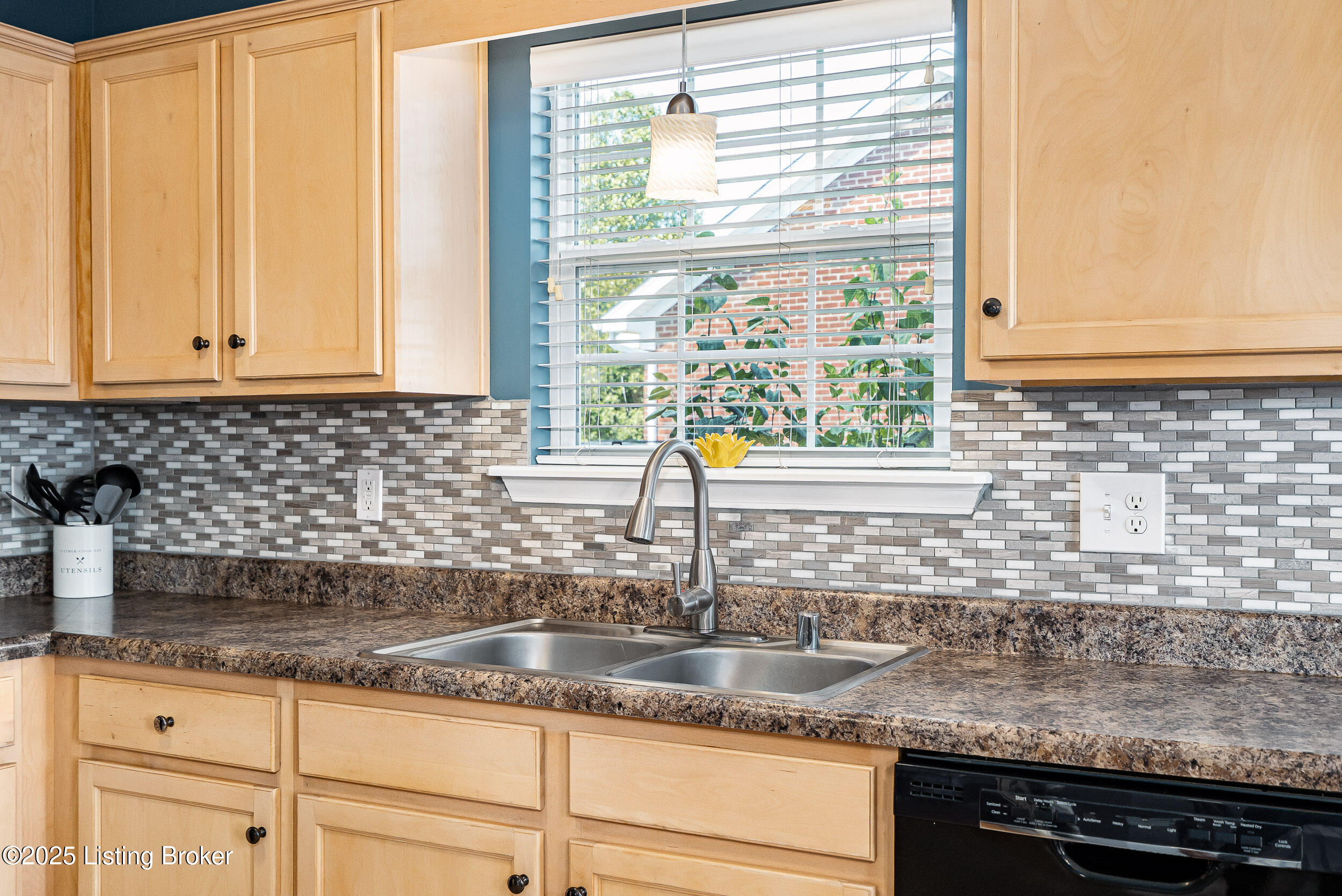 740 Justin Trail