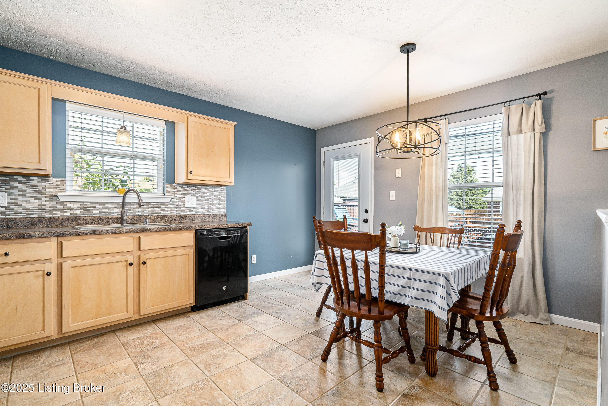 740 Justin Trail