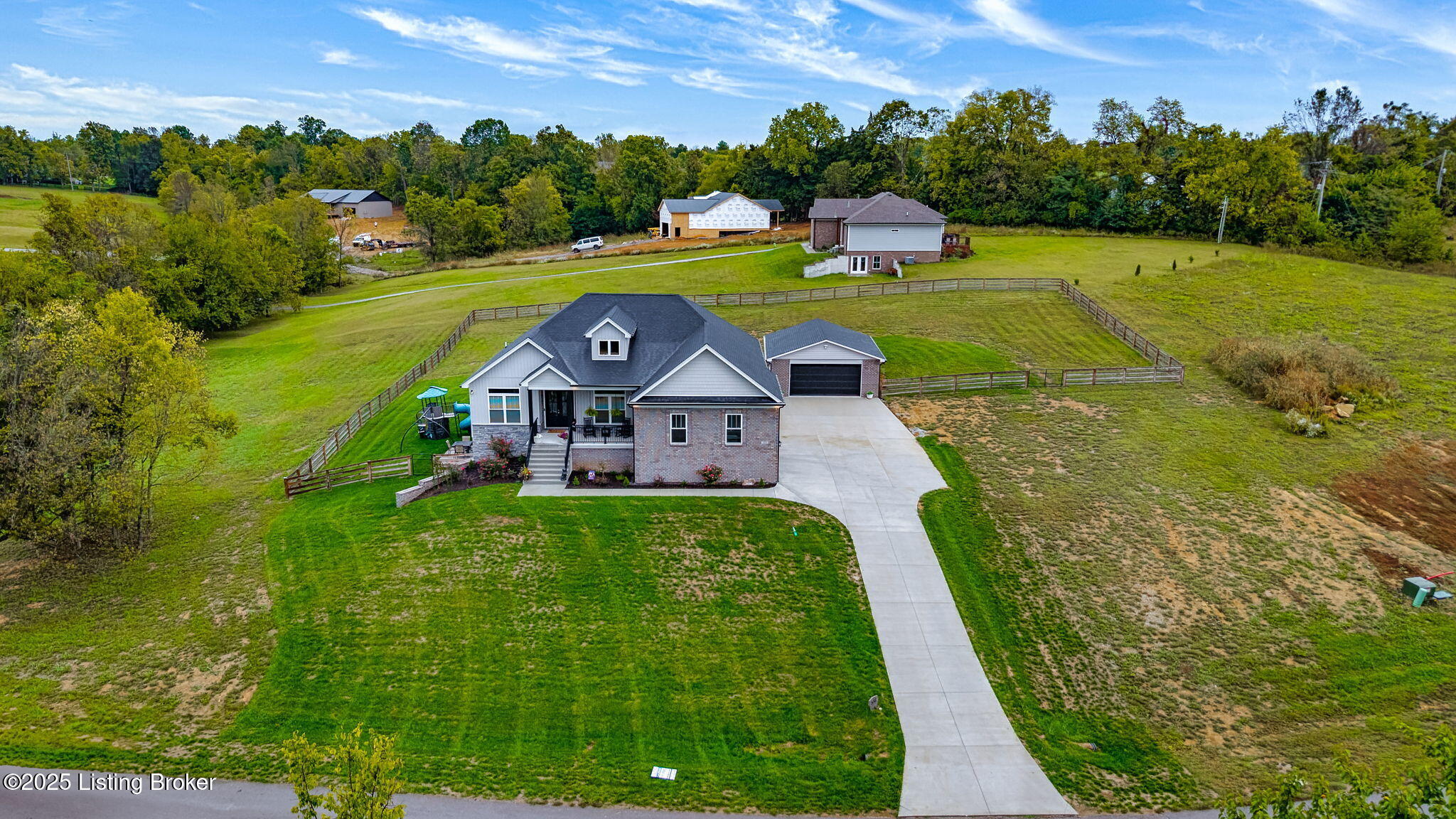 552 Crafton Dr