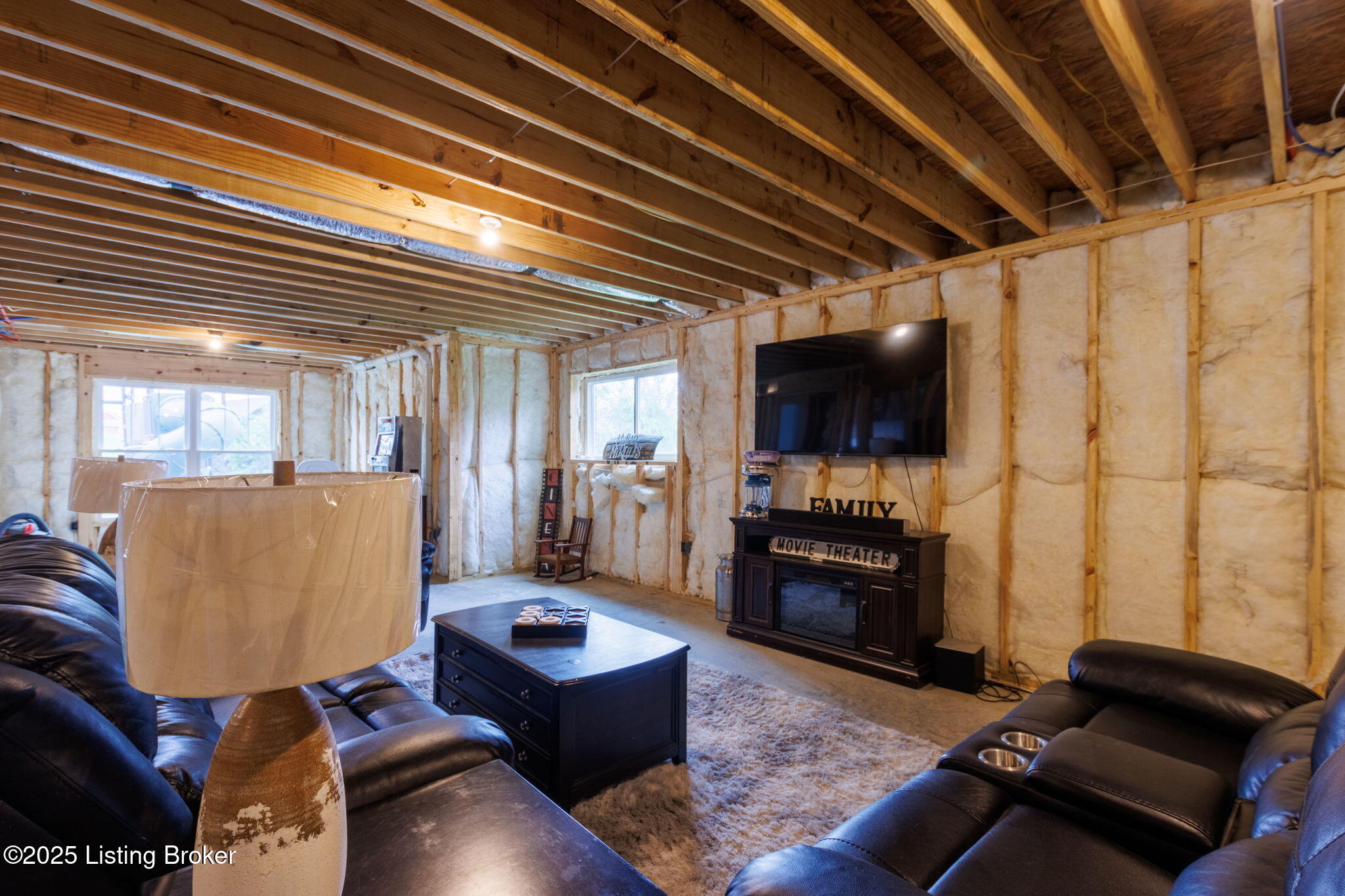 552 Crafton Dr