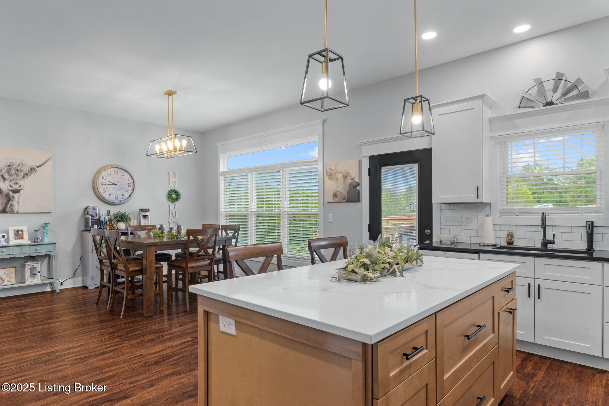 552 Crafton Dr