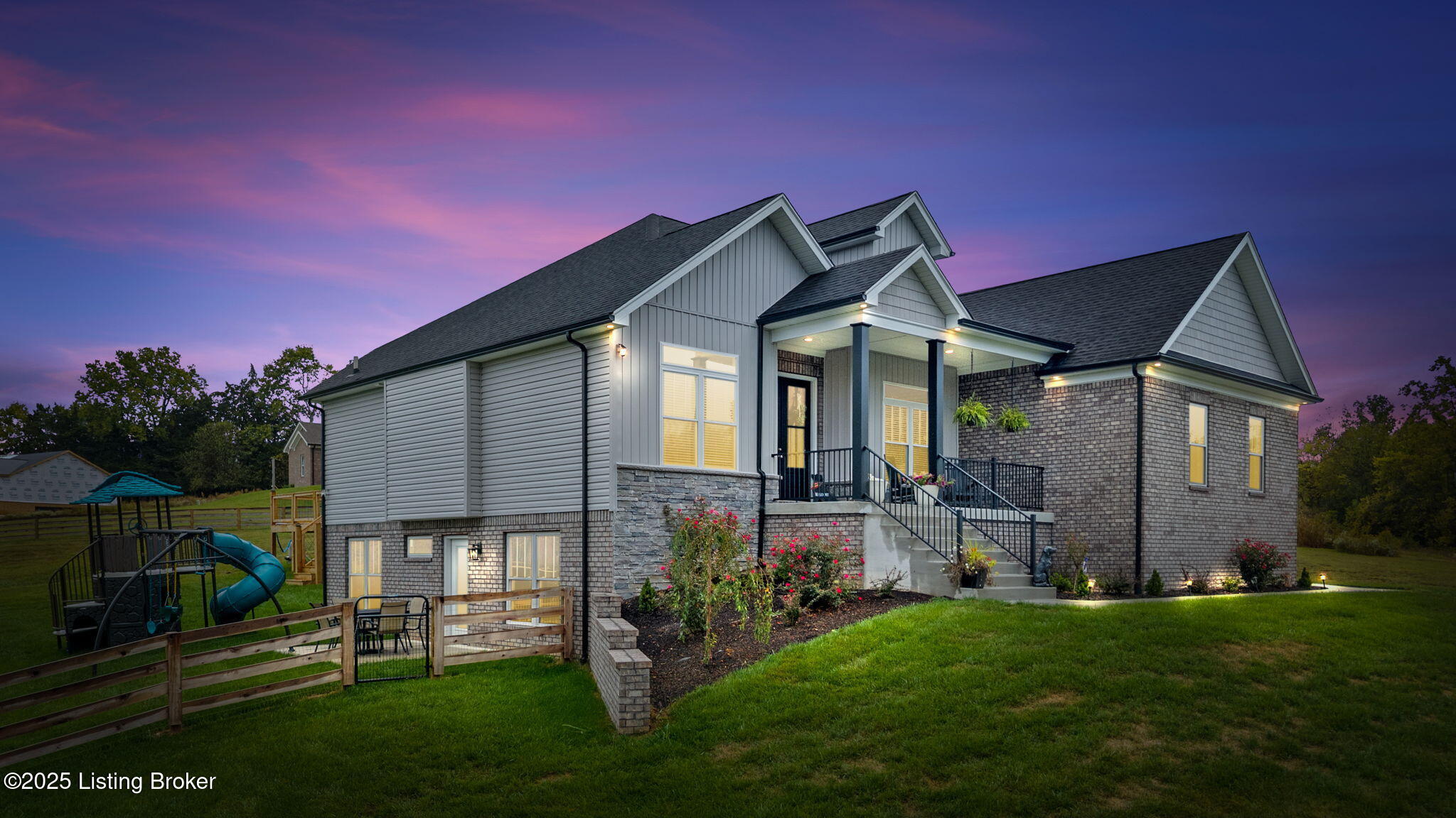 552 Crafton Dr