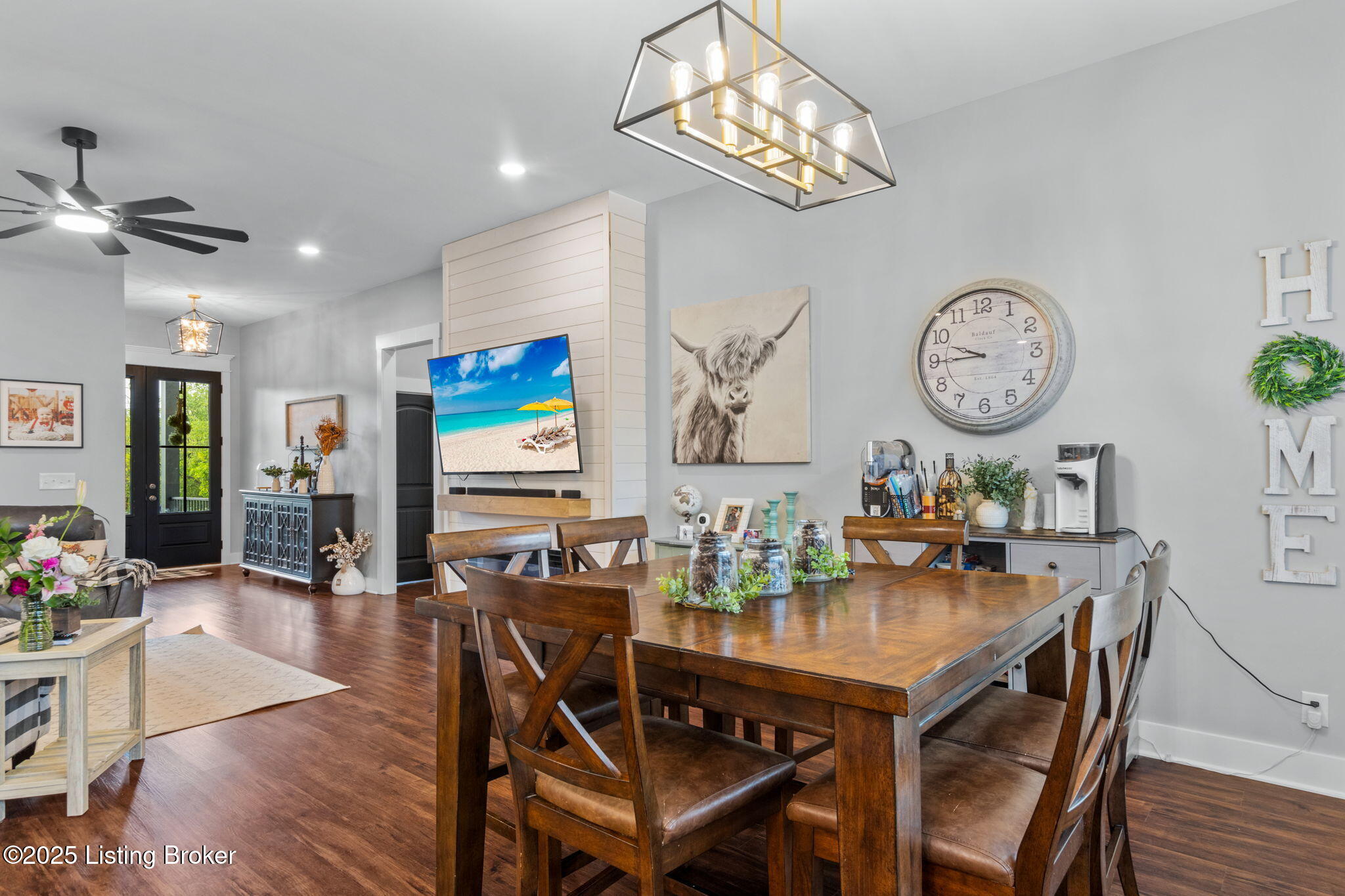 552 Crafton Dr